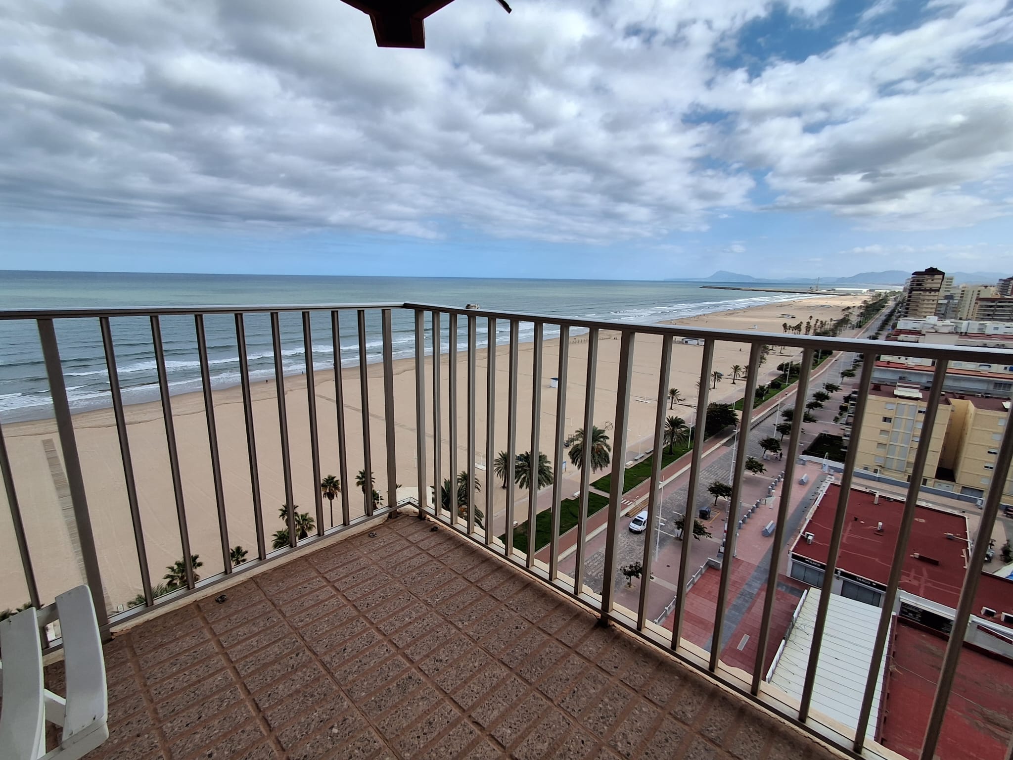 Apartamento en primera línea de playa en GANDIA_València, con plaza de garaje!