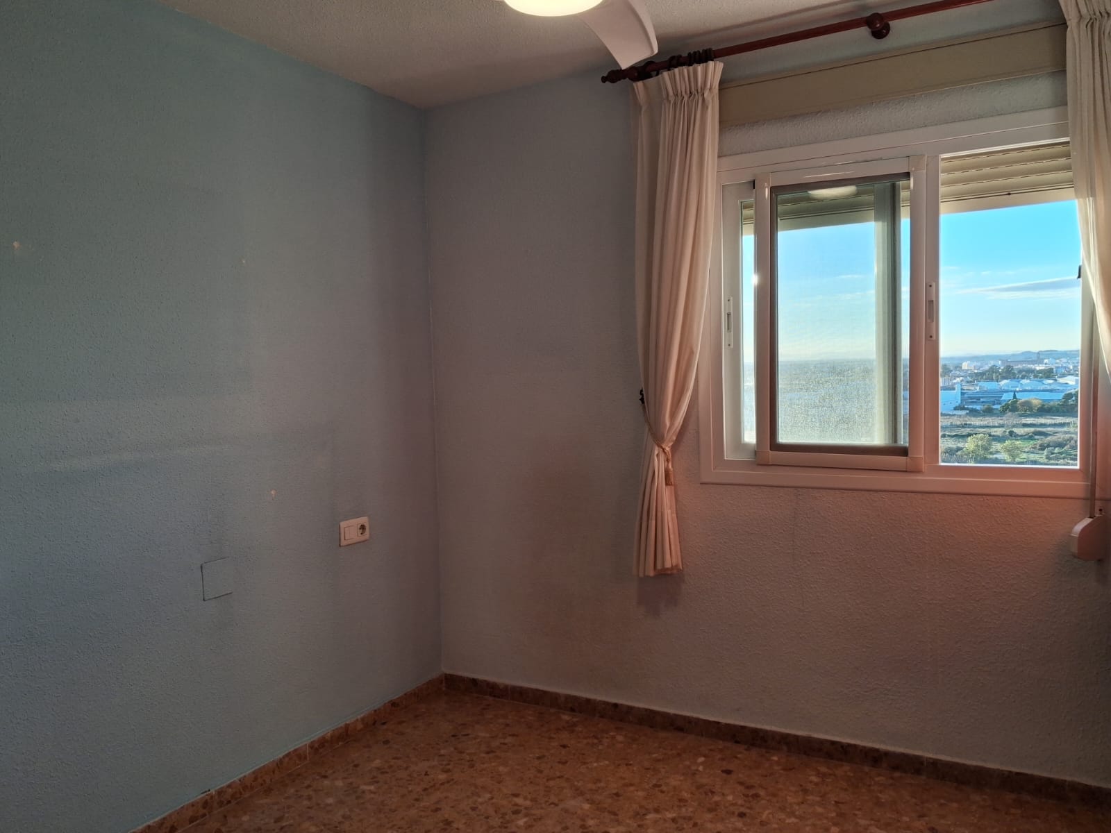  Amplio apartamento en primera línea de playa con plaza de garaje! El Puig de Santa María (Valencia)
