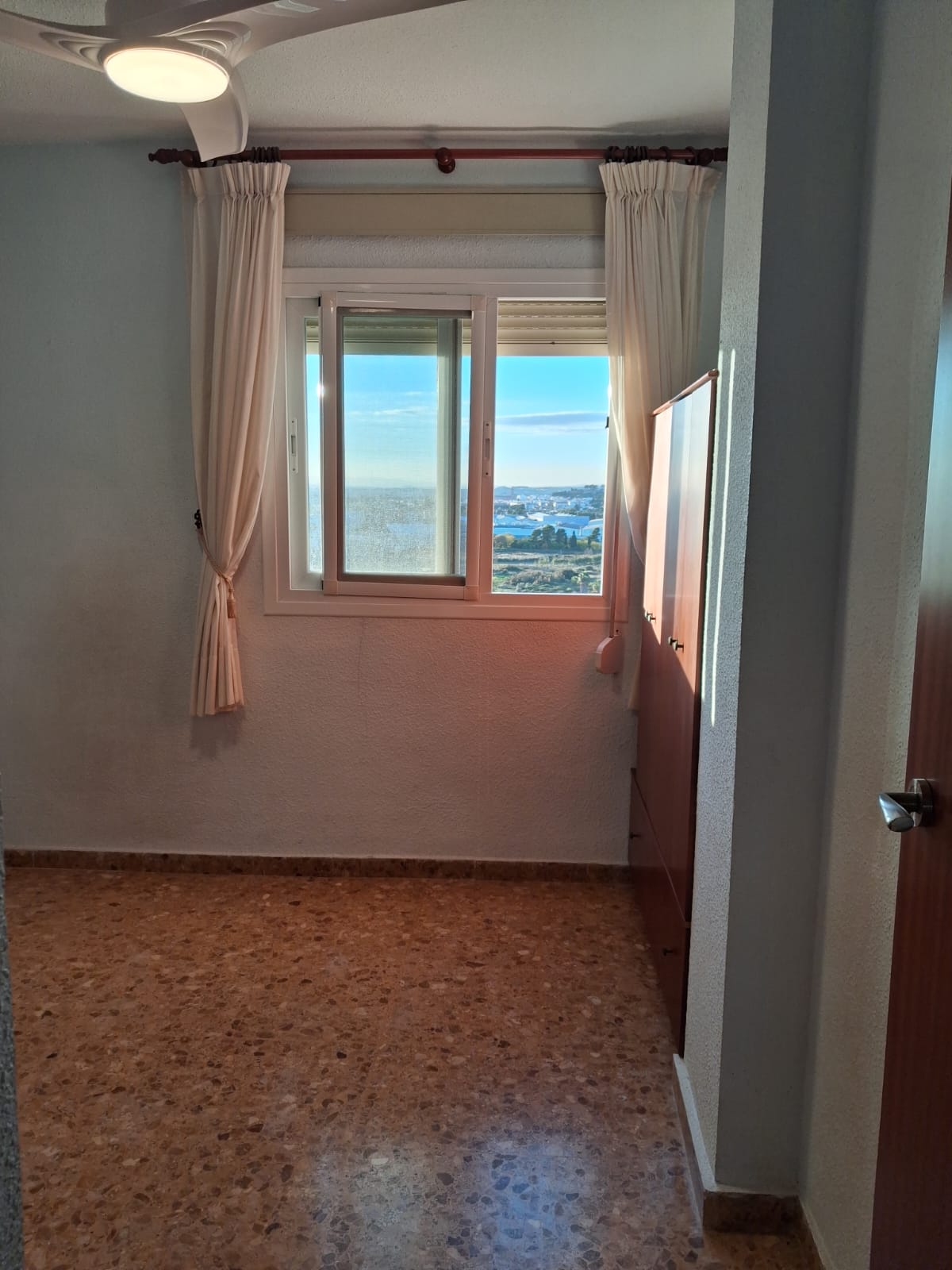  Amplio apartamento en primera línea de playa con plaza de garaje! El Puig de Santa María (Valencia)