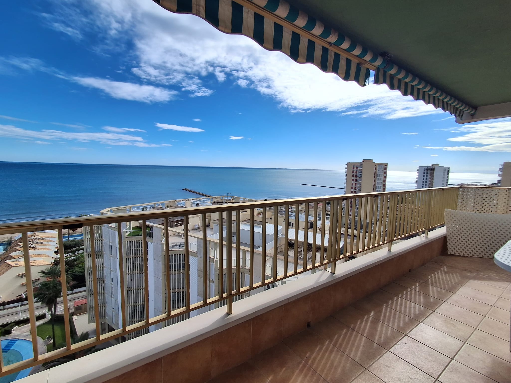  Amplio apartamento en primera línea de playa con plaza de garaje! El Puig de Santa María (Valencia)