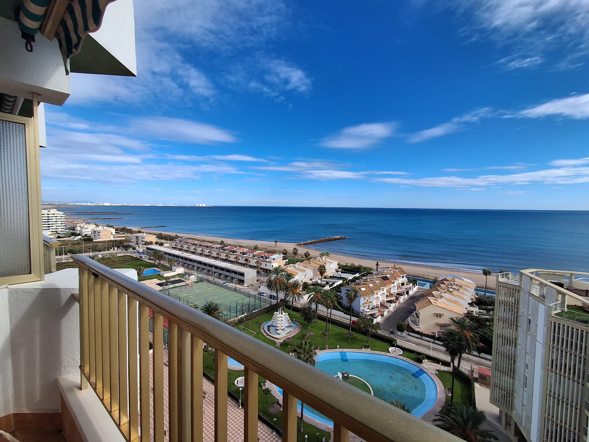  Amplio apartamento en primera línea de playa con plaza de garaje! El Puig de Santa María (Valencia)
