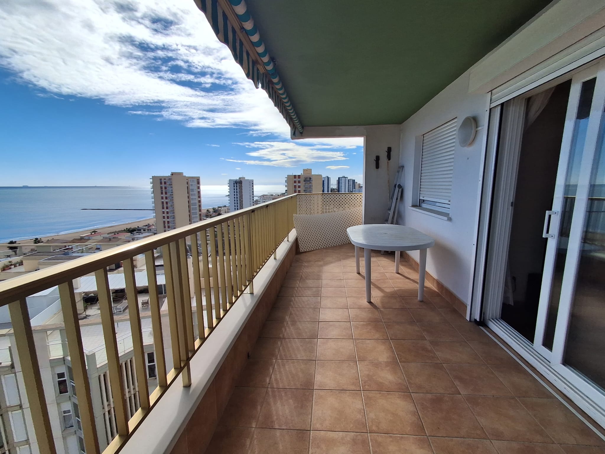  Amplio apartamento en primera línea de playa con plaza de garaje! El Puig de Santa María (Valencia)