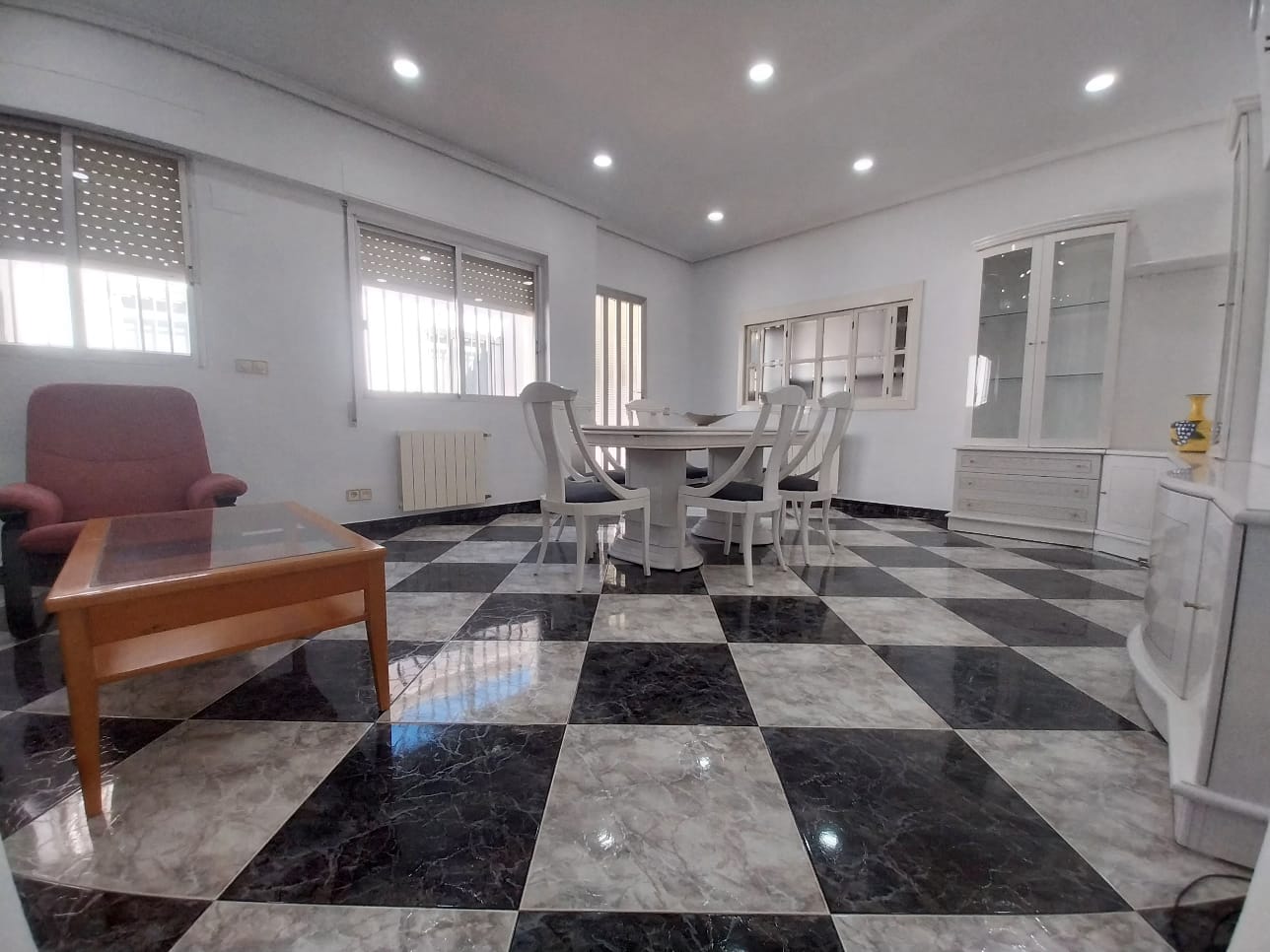 Fantástica vivienda con amplia terraza en Meliana (Valéncia).