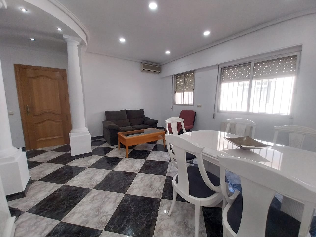 Fantástica vivienda con amplia terraza en Meliana (Valéncia).