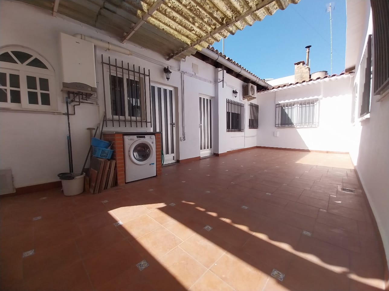 Fantástica vivienda con amplia terraza en Meliana (Valéncia).