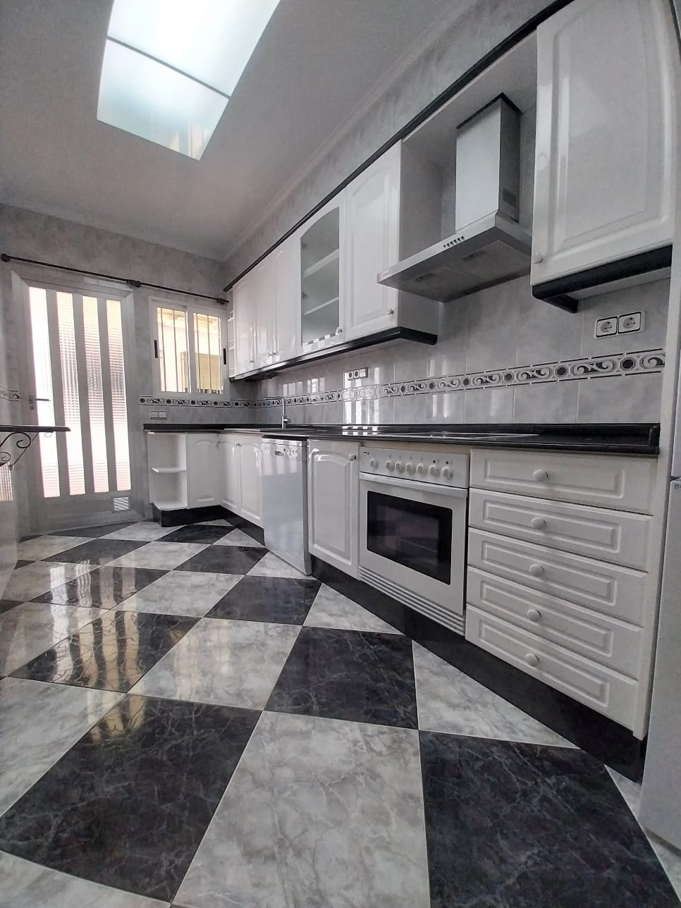 Fantástica vivienda con amplia terraza en Meliana (Valéncia).