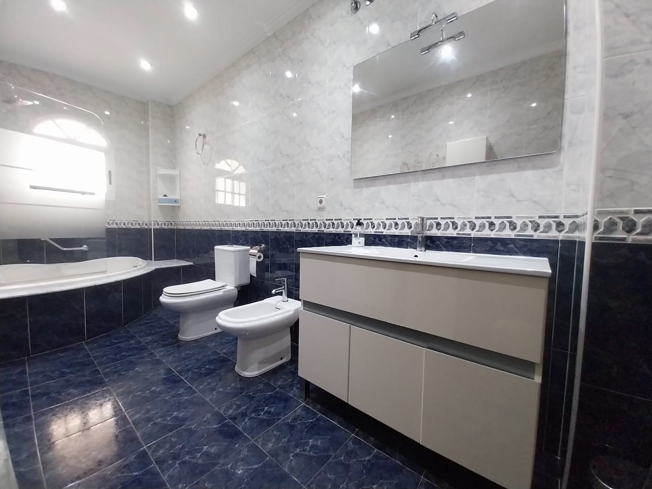 Fantástica vivienda con amplia terraza en Meliana (Valéncia).