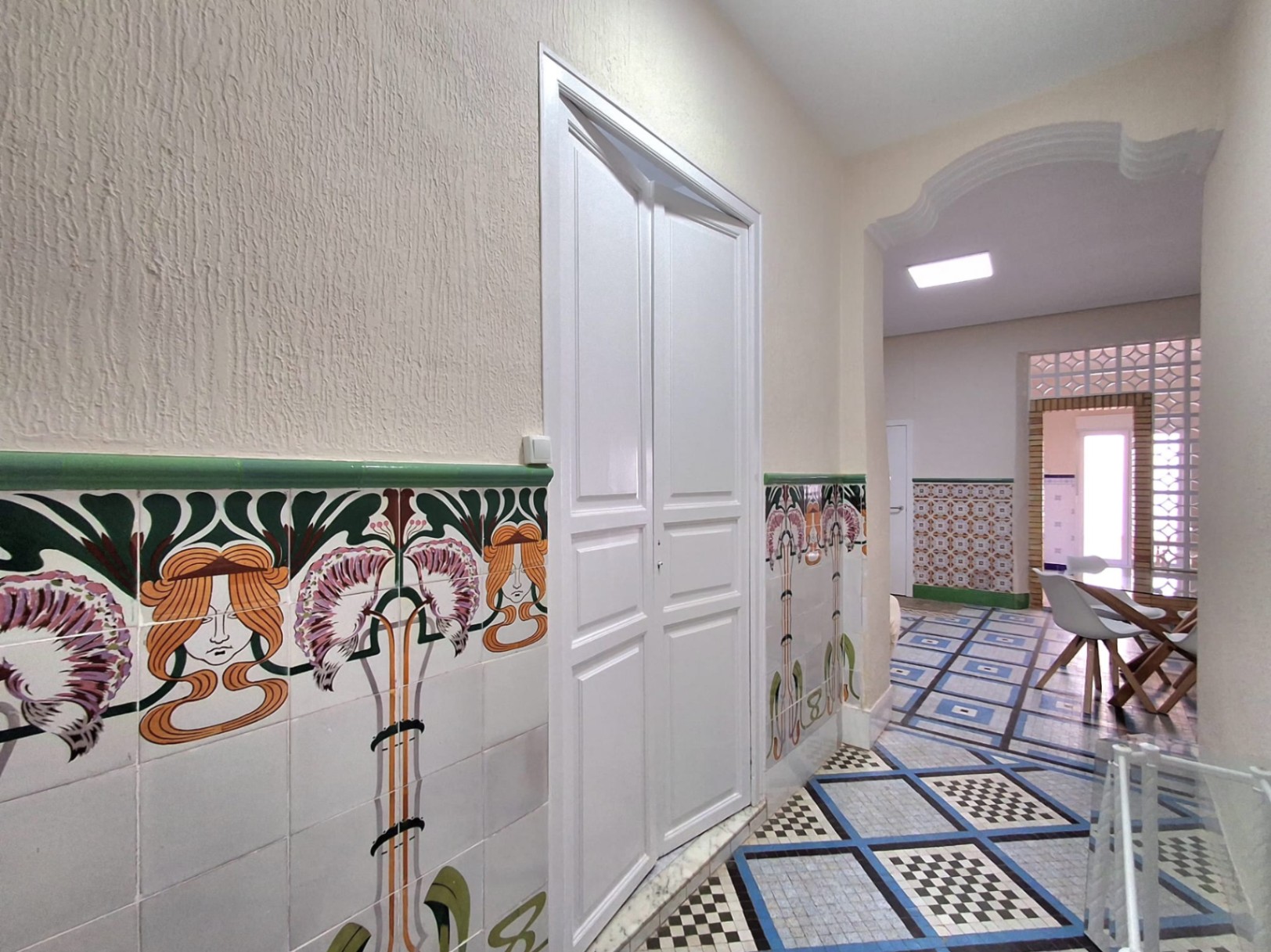 Bonita casa céntrica en Meliana a estrenar, con dos terrazas!!!