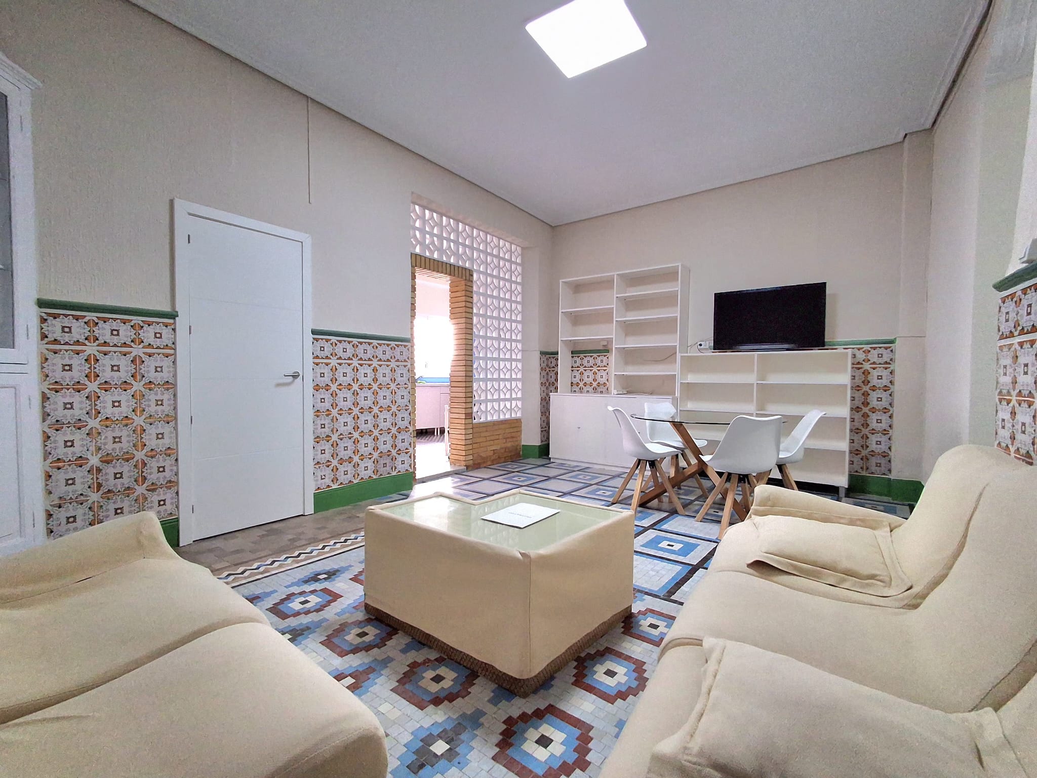 Bonita casa céntrica en Meliana a estrenar, con dos terrazas!!!