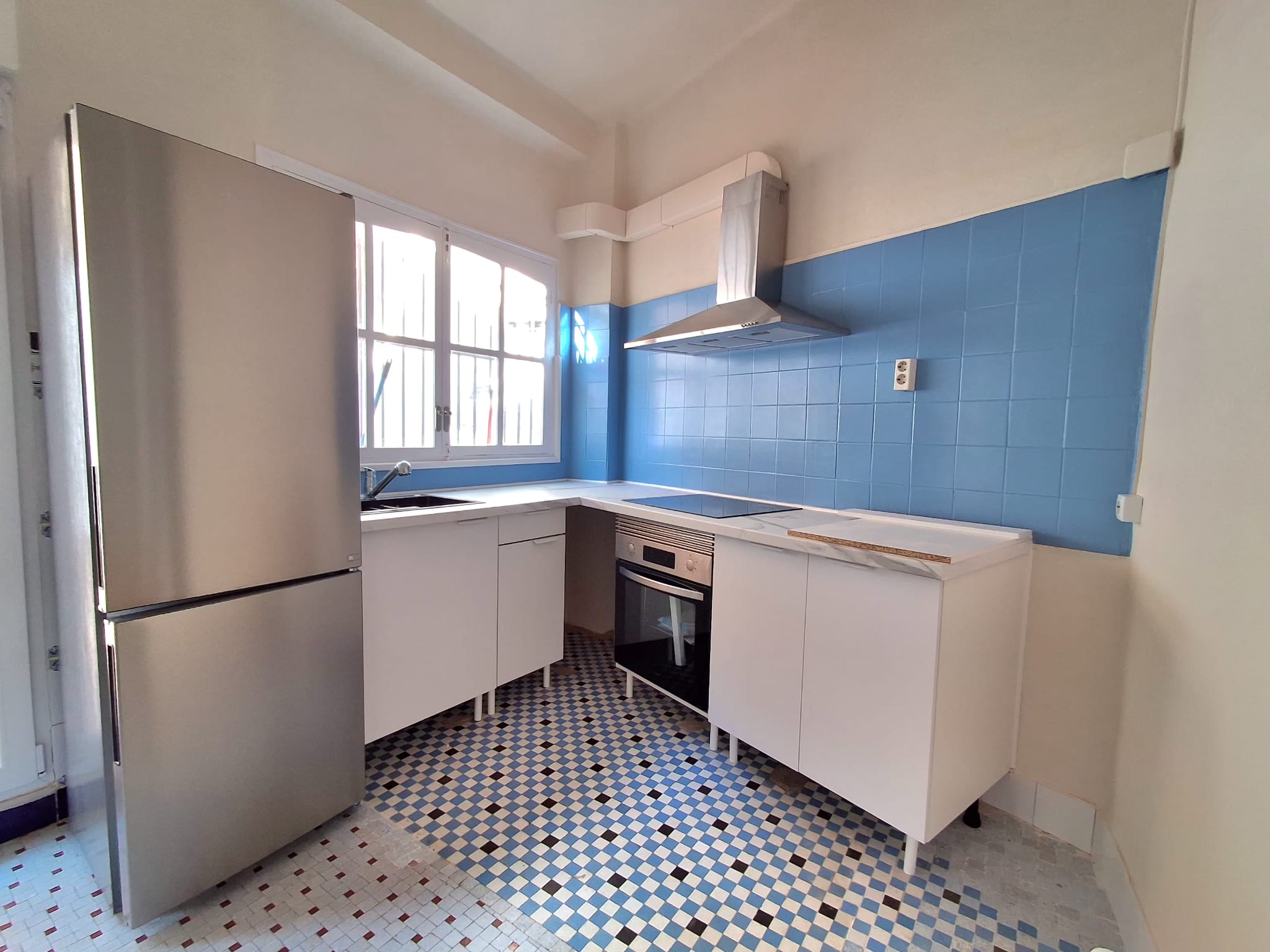 Bonita casa céntrica en Meliana a estrenar, con dos terrazas!!!