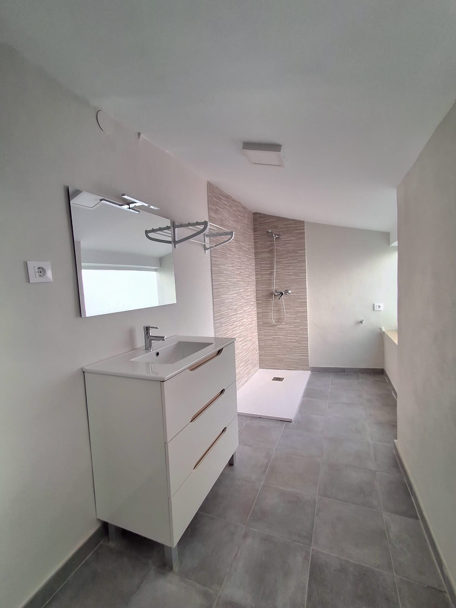 Bonita casa céntrica en Meliana a estrenar, con dos terrazas!!!