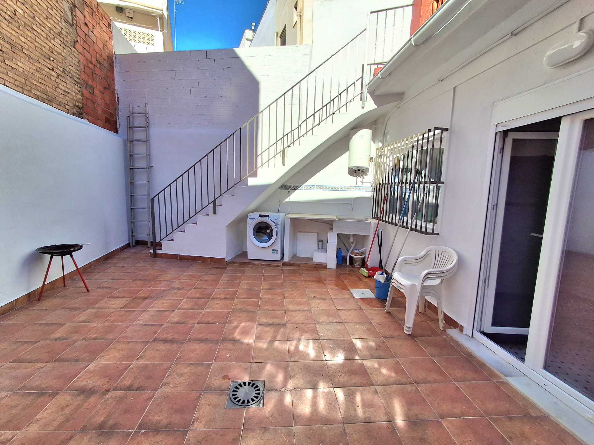 Bonita casa céntrica en Meliana a estrenar, con dos terrazas!!!
