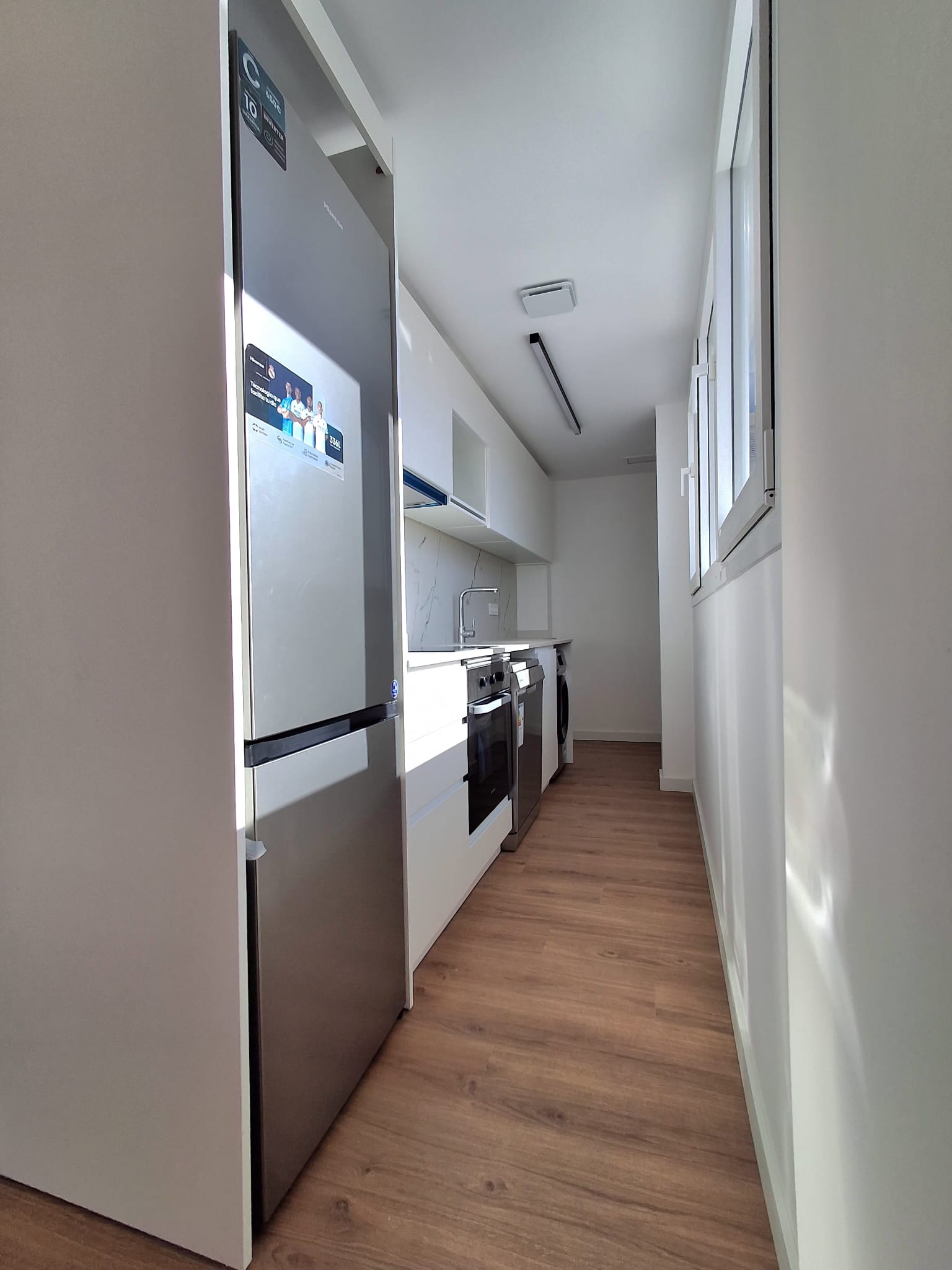 Ático con una gran terraza de dos habitaciones y dos baños. València. 