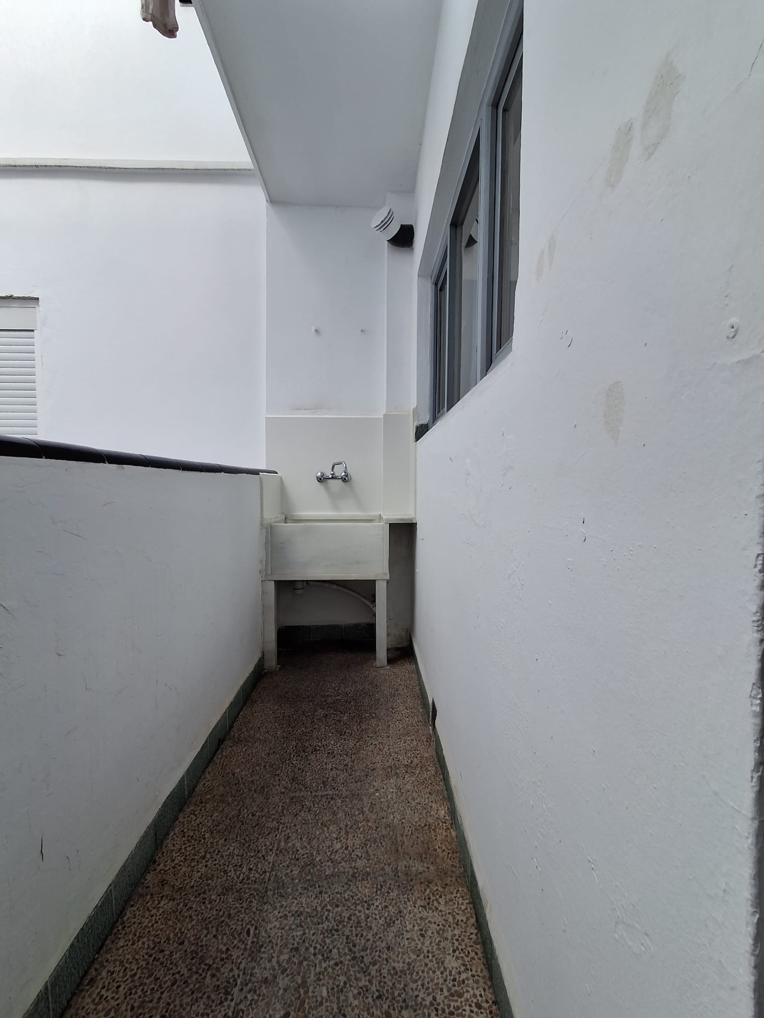 En alquiler! bonita amplia y luminosa vivienda en el barrio de Nazaret, València!