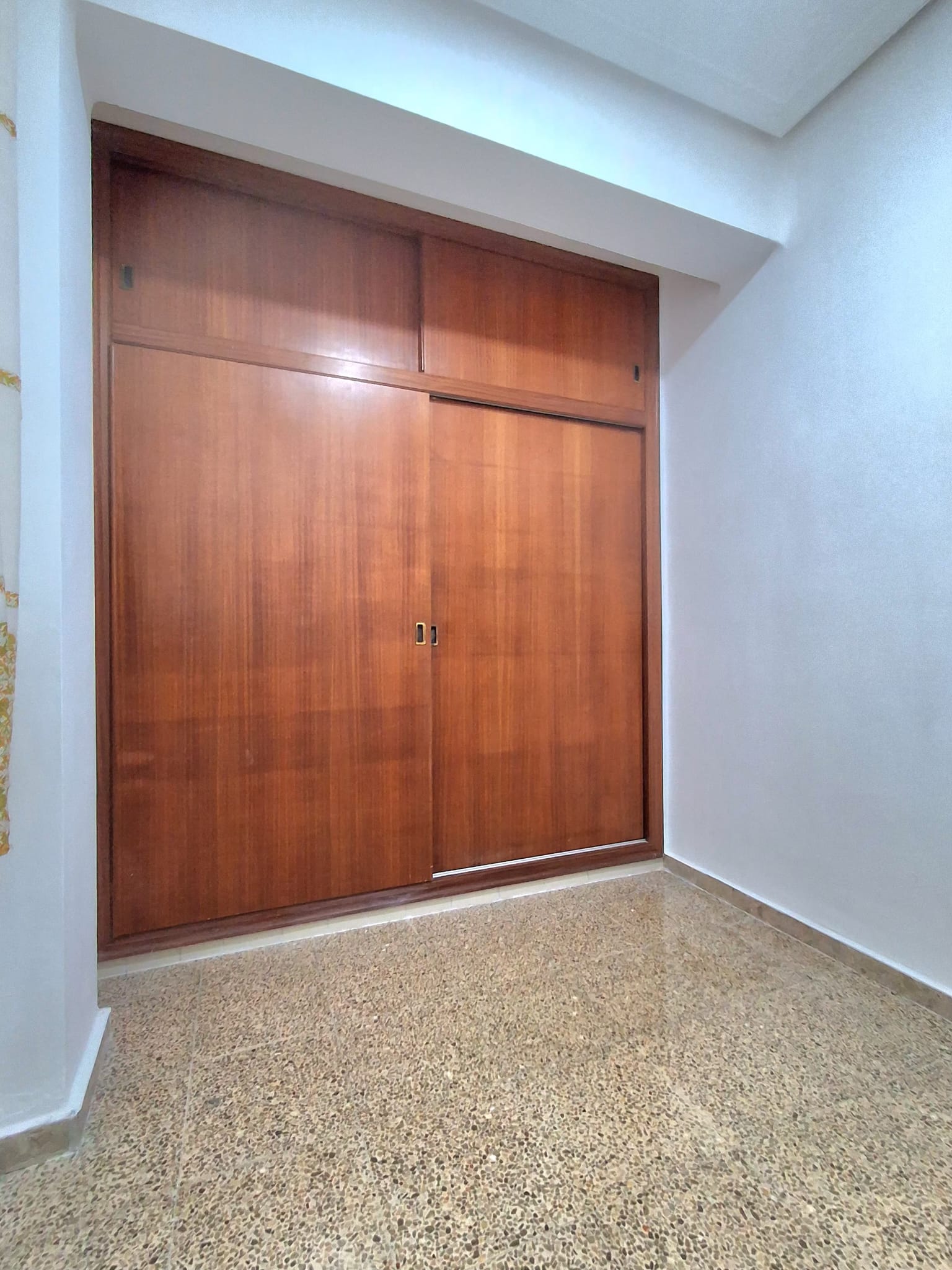 En alquiler! bonita amplia y luminosa vivienda en el barrio de Nazaret, València!