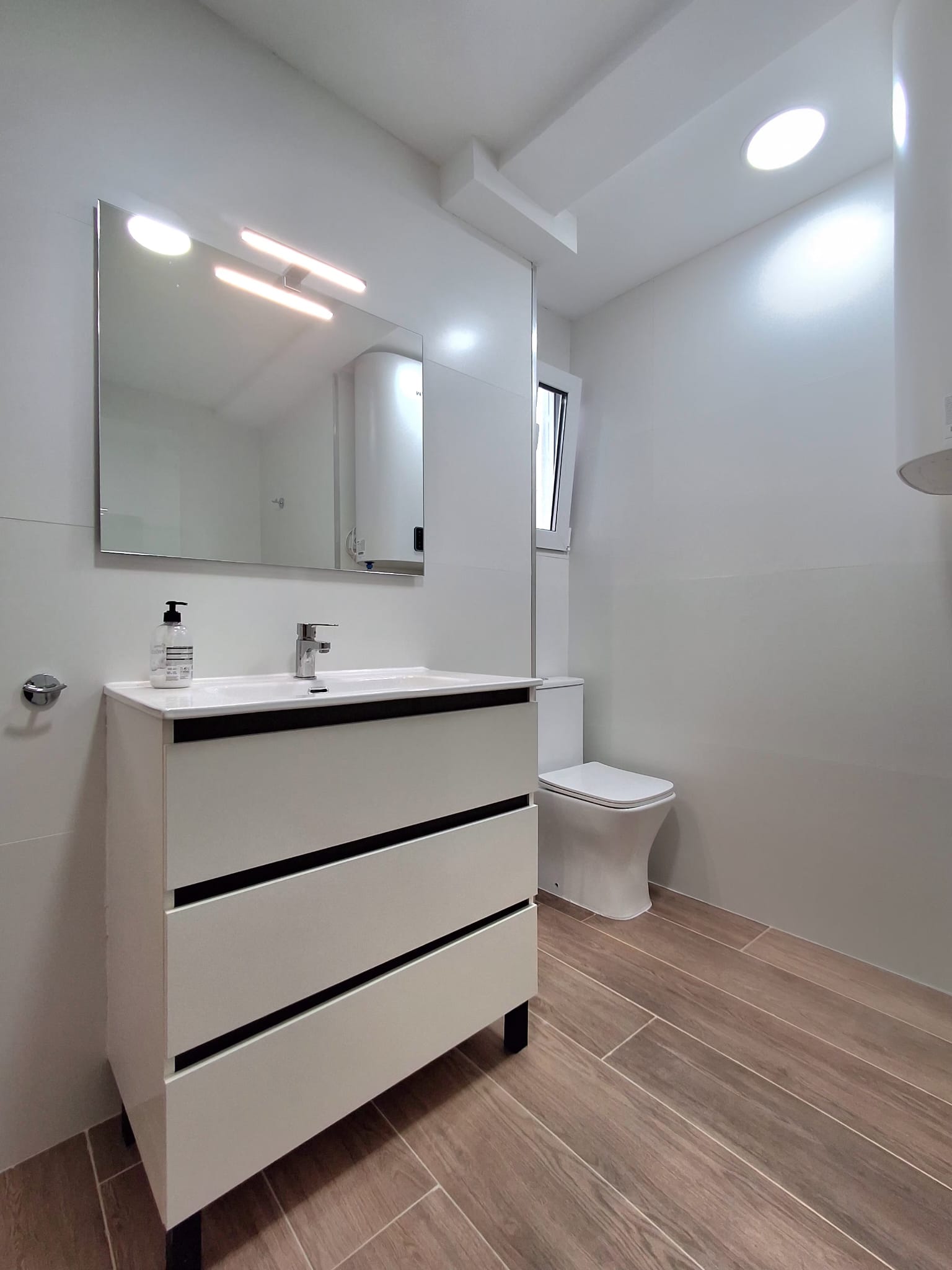 En alquiler! bonita amplia y luminosa vivienda en el barrio de Nazaret, València!