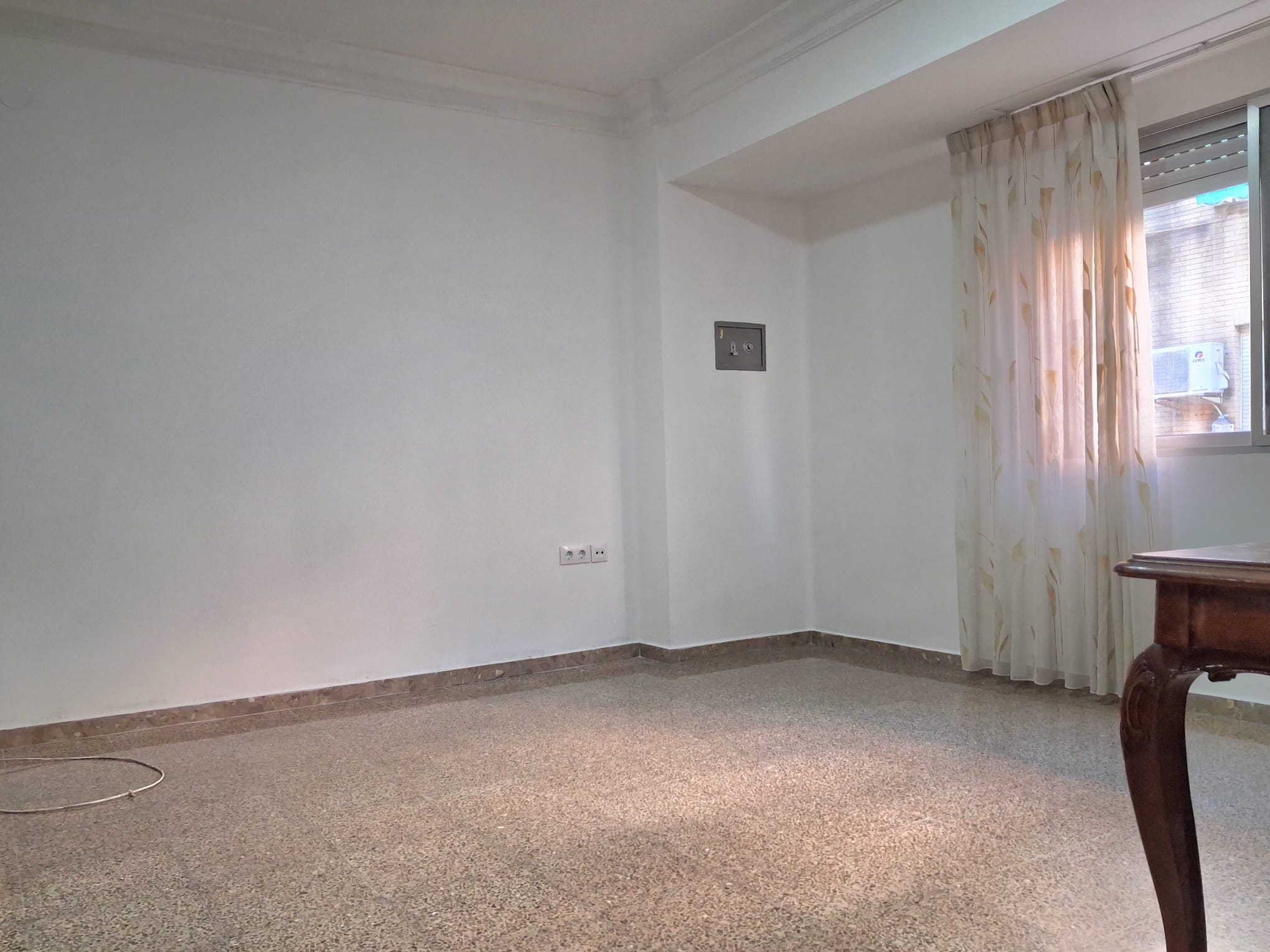 En alquiler! bonita amplia y luminosa vivienda en el barrio de Nazaret, València!