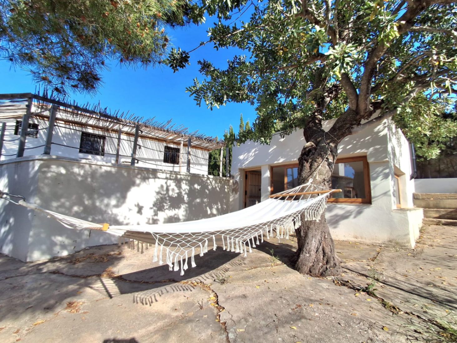En alquiler, chalet con piscina en Montserrat (València), Urbanización Fuente-Manes.