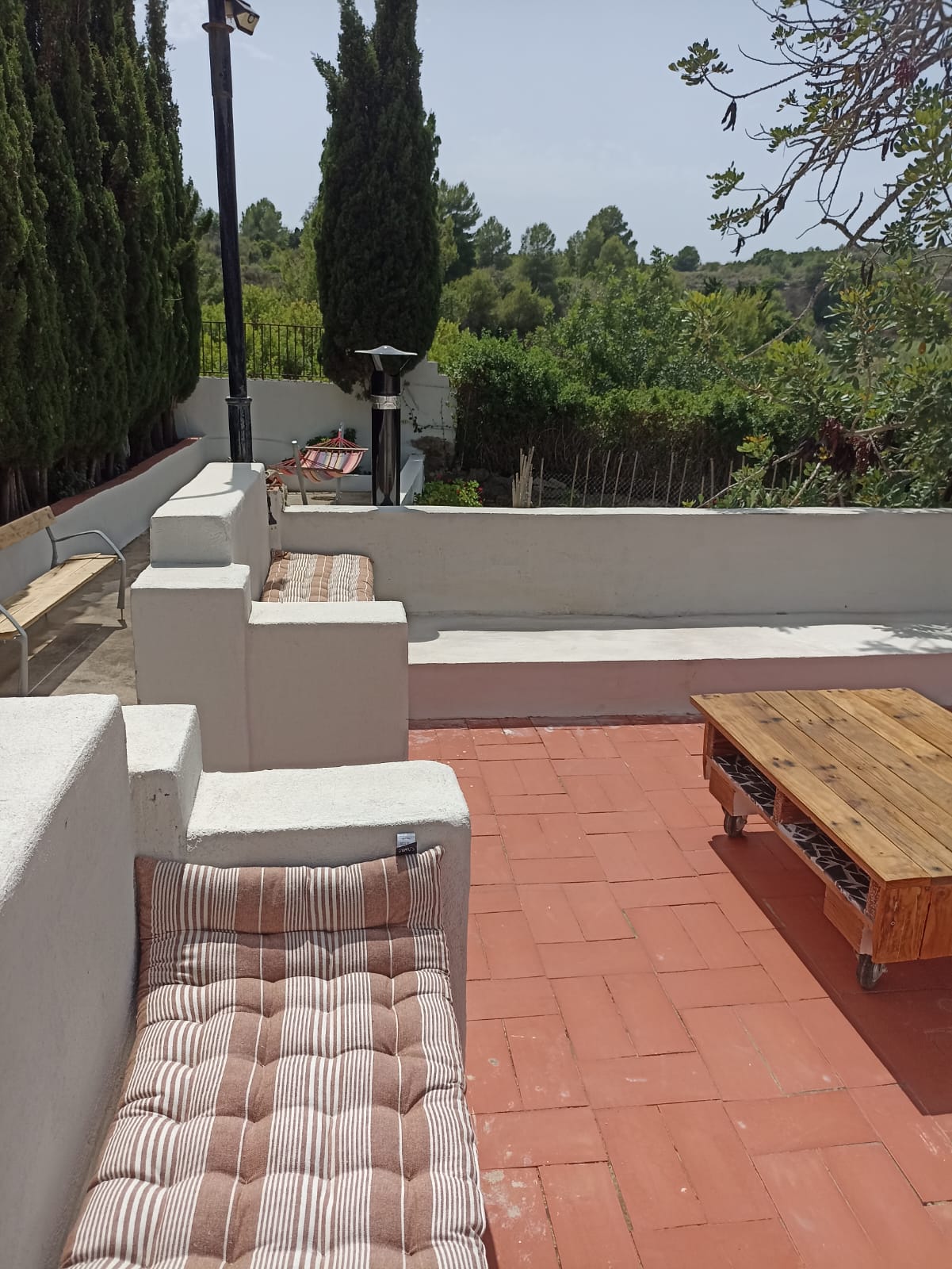 En alquiler, chalet con piscina en Montserrat (València), Urbanización Fuente-Manes.