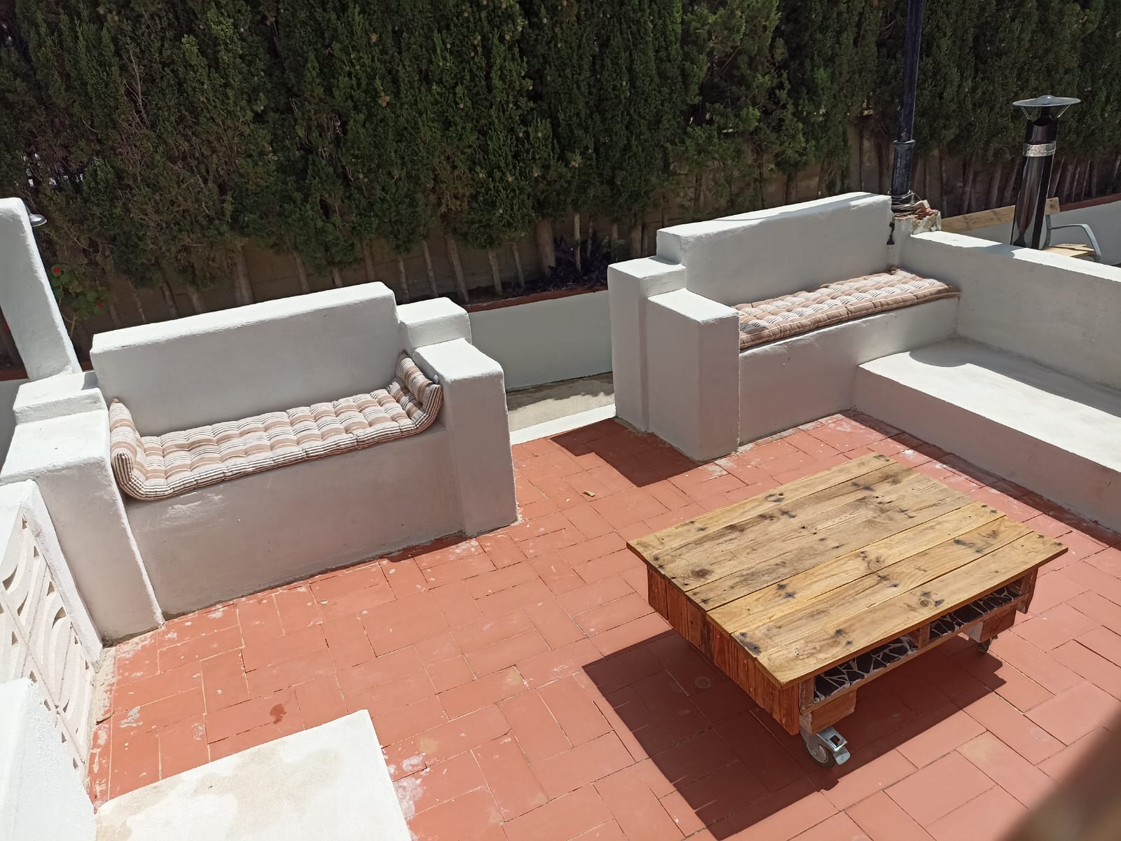 En alquiler, chalet con piscina en Montserrat (València), Urbanización Fuente-Manes.