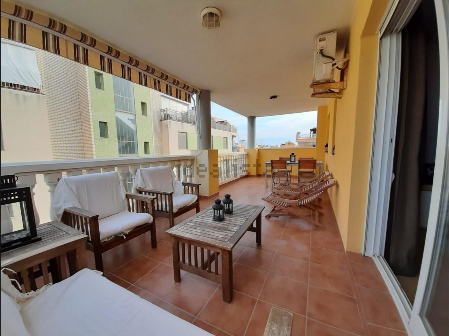 En alquiler, bonito apartamento con gran terraza y plaza de garaje en Mocofa_Castelló con plaza de garaje
