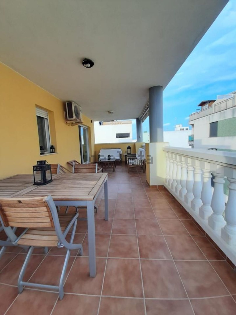 En alquiler, bonito apartamento con gran terraza y plaza de garaje en Mocofa_Castelló con plaza de garaje