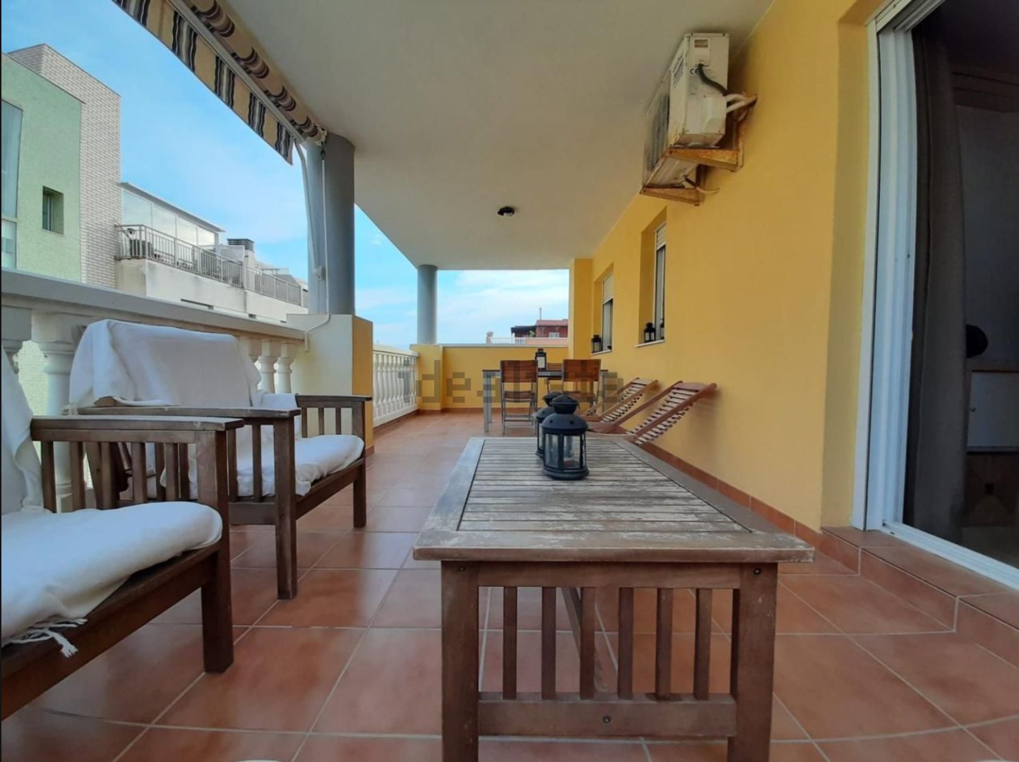 En alquiler, bonito apartamento con gran terraza y plaza de garaje en Mocofa_Castelló con plaza de garaje