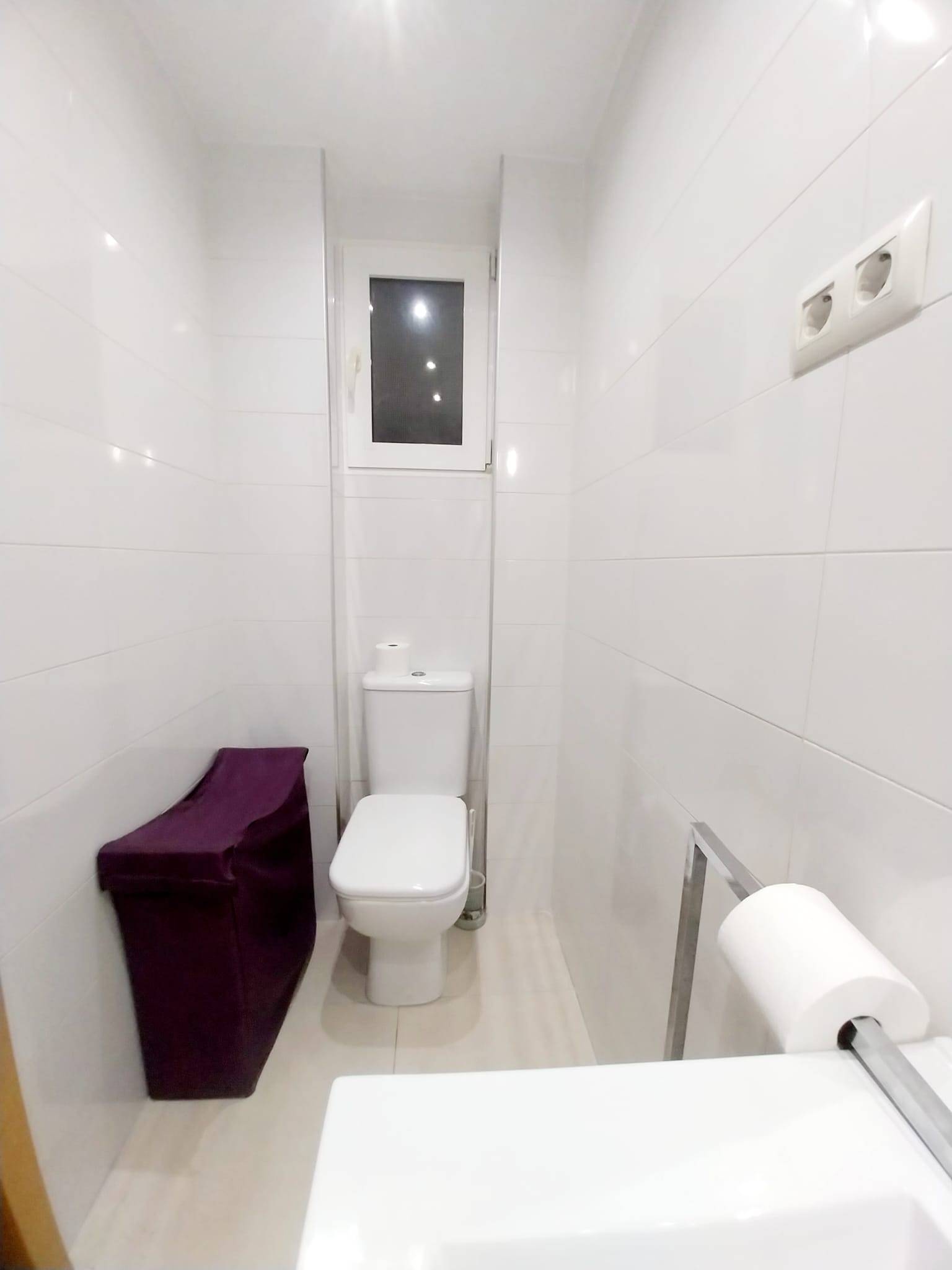 En alquiler, vivienda luminosa y exterior en el barrio de Nazaret, València.
