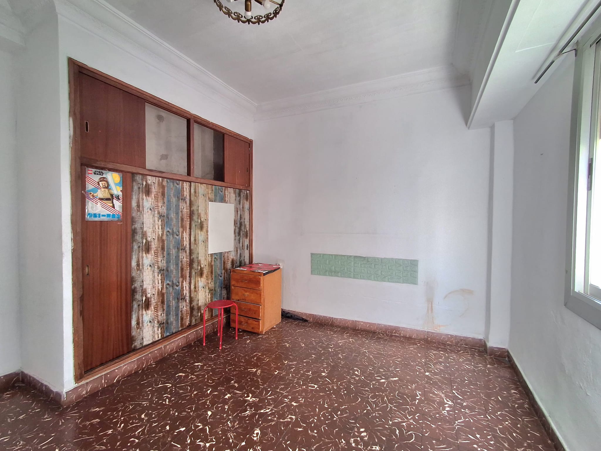 En Monteolivete, València, amplia y luminosa vivienda o con terraza !