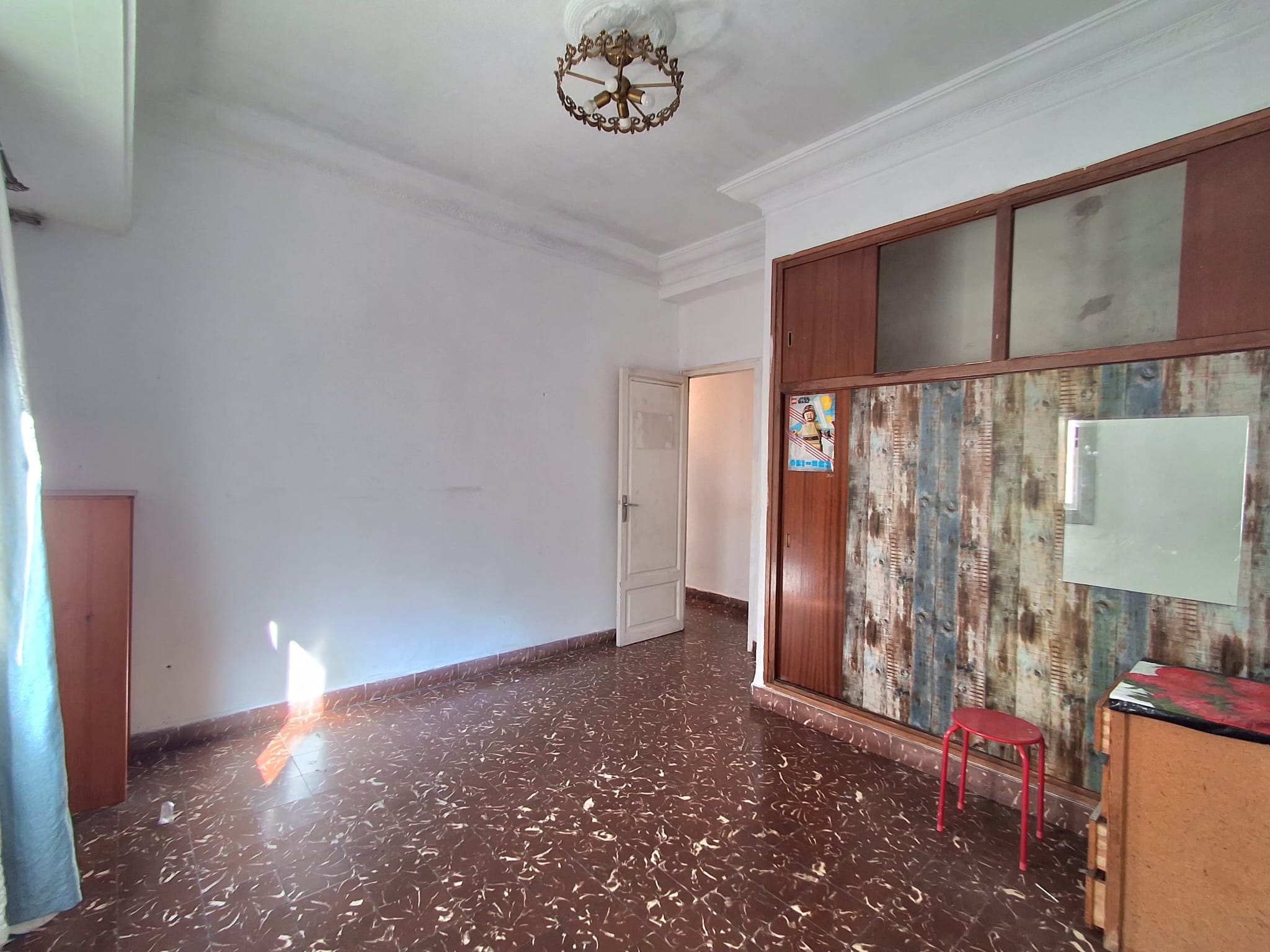 En Monteolivete, València, amplia y luminosa vivienda o con terraza !