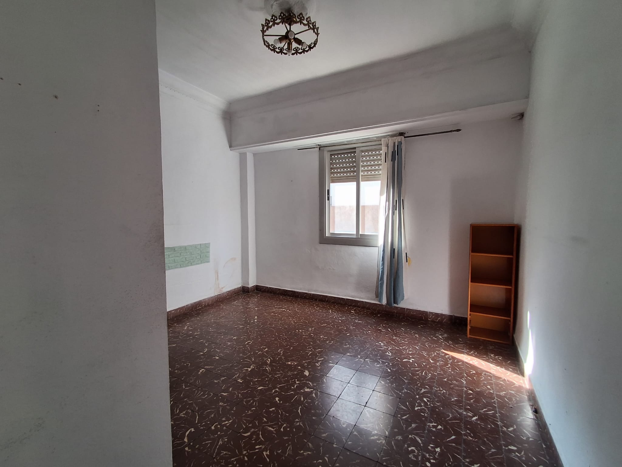 En Monteolivete, València, amplia y luminosa vivienda o con terraza !