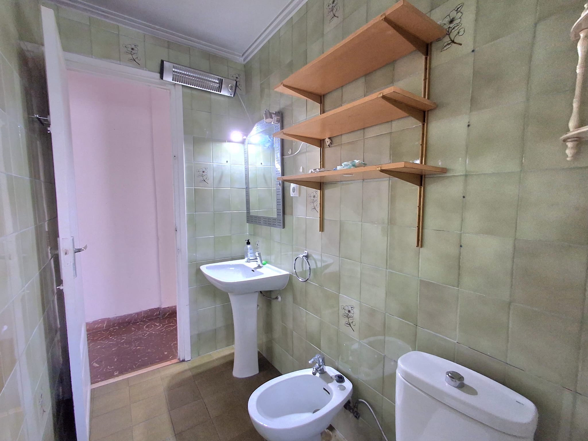 En Monteolivete, València, amplia y luminosa vivienda o con terraza !