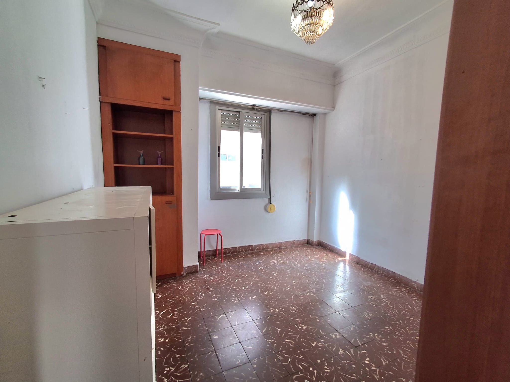 En Monteolivete, València, amplia y luminosa vivienda o con terraza !