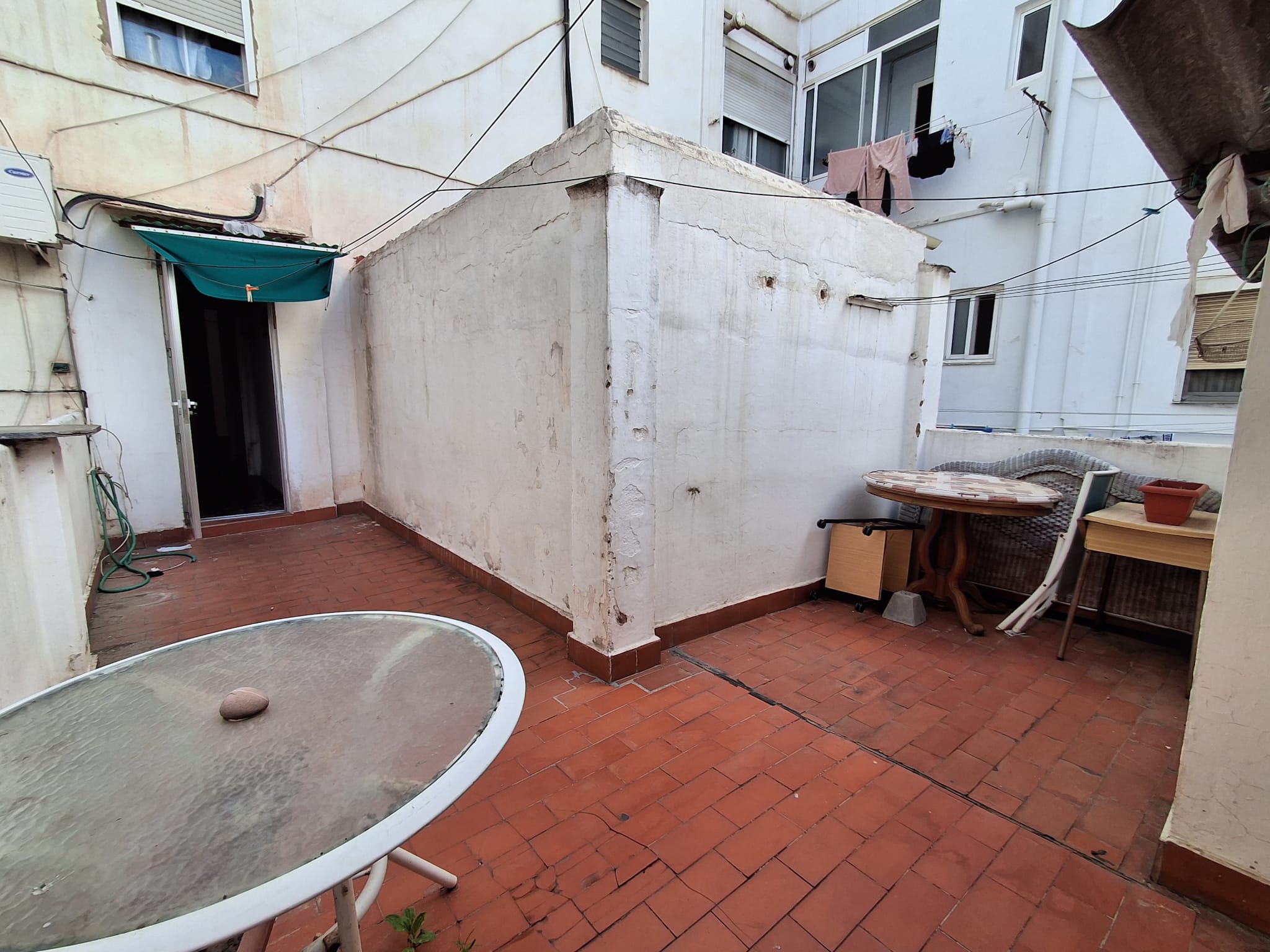 En Monteolivete, València, amplia y luminosa vivienda o con terraza !