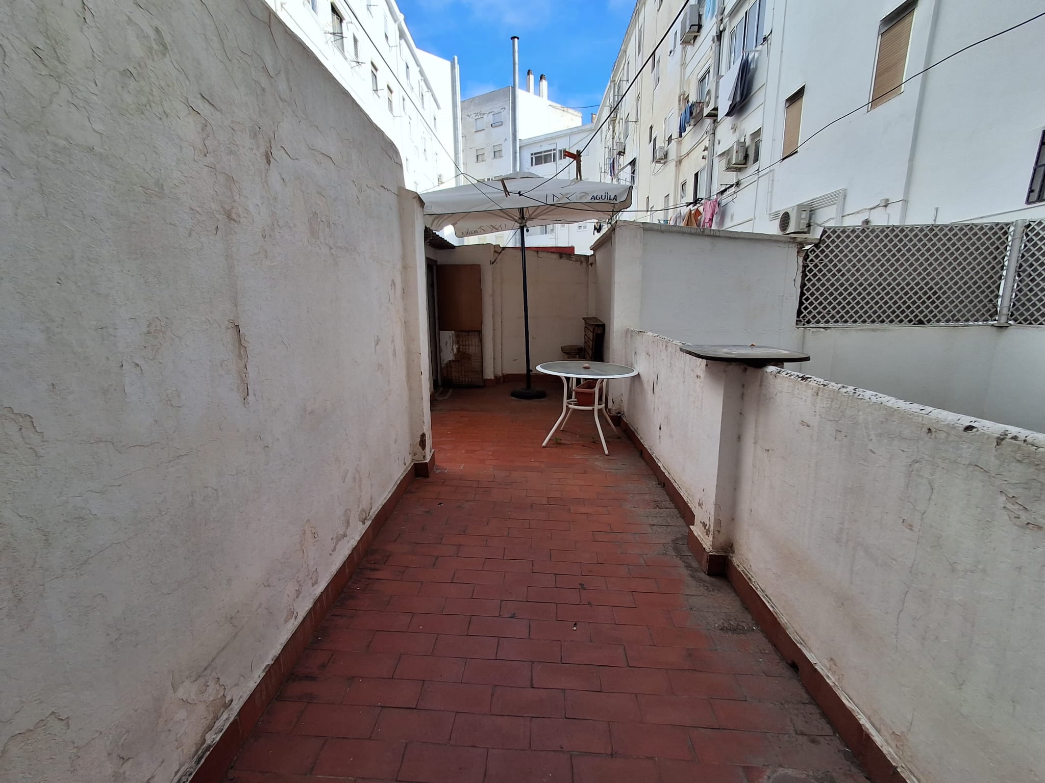 En Monteolivete, València, amplia y luminosa vivienda o con terraza !