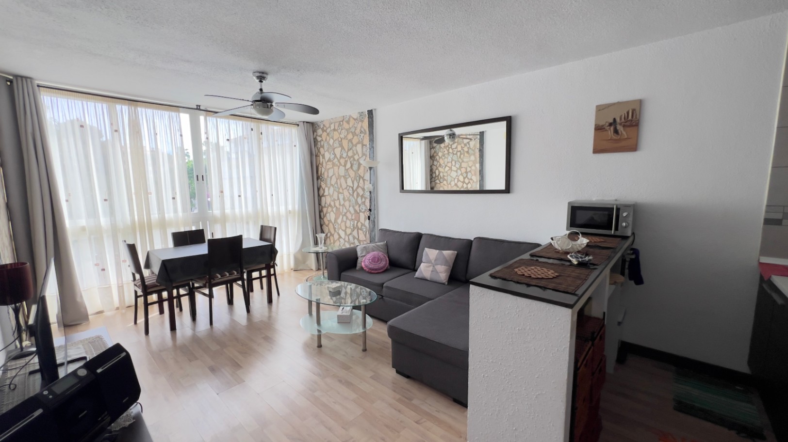 ESTUDIO EN L´ALBIR -L´Alfàs del PÍ, con piscina comunitaria.
