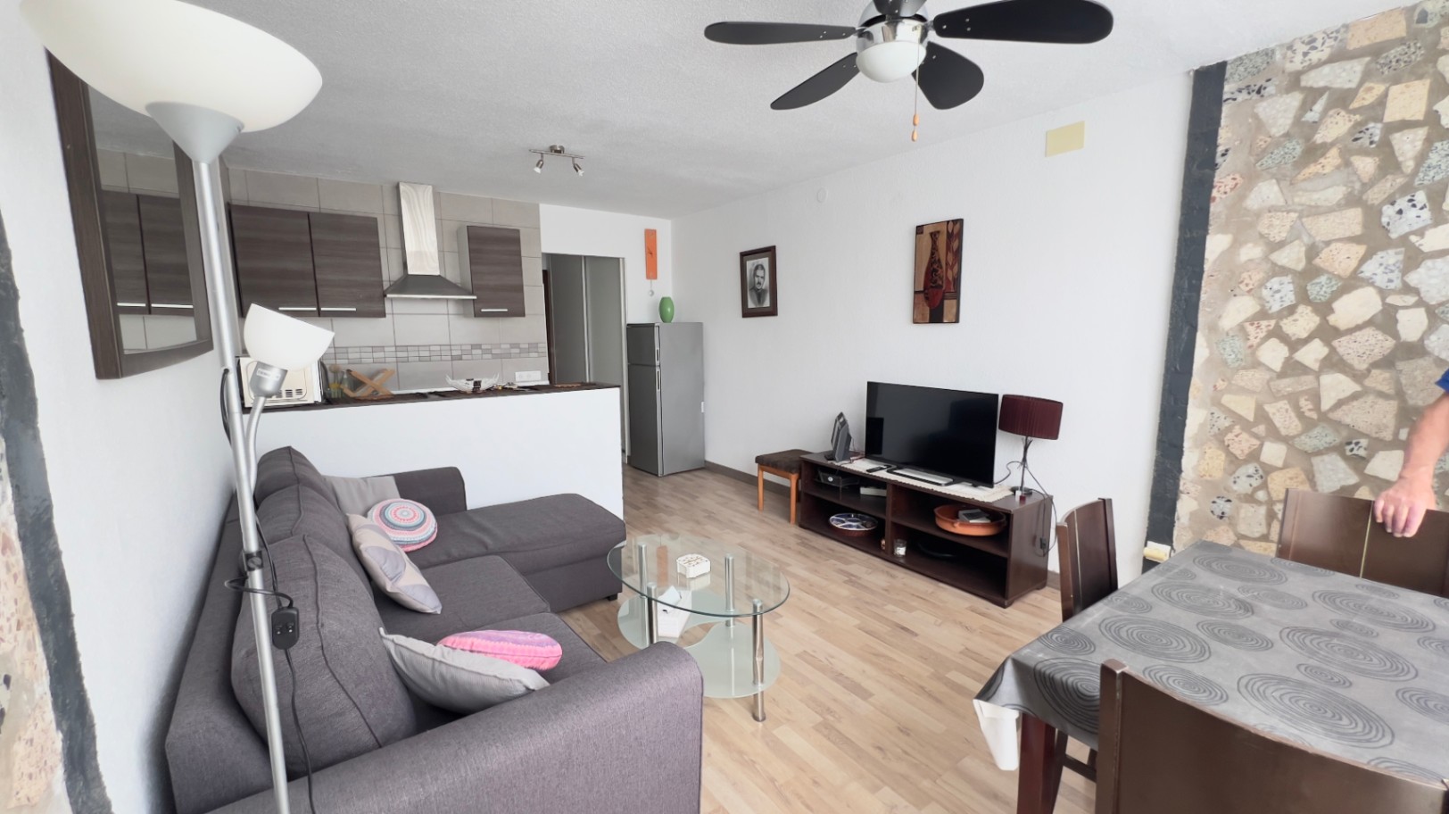 ESTUDIO EN L´ALBIR -L´Alfàs del PÍ, con piscina comunitaria.