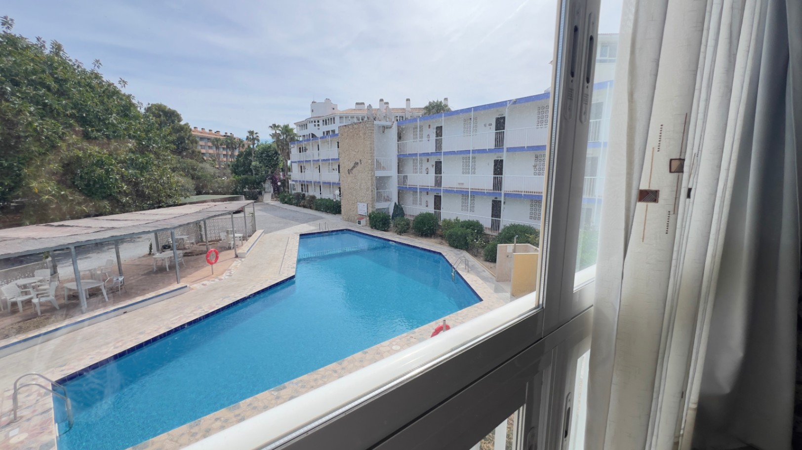 ESTUDIO EN L´ALBIR -L´Alfàs del PÍ, con piscina comunitaria.