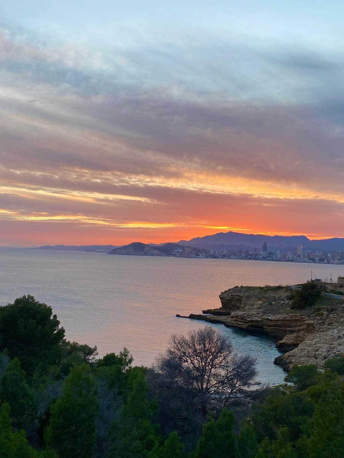 Precioso duplex con vistas al mar en Rincón de L´Oix Benidorm (Alicante)