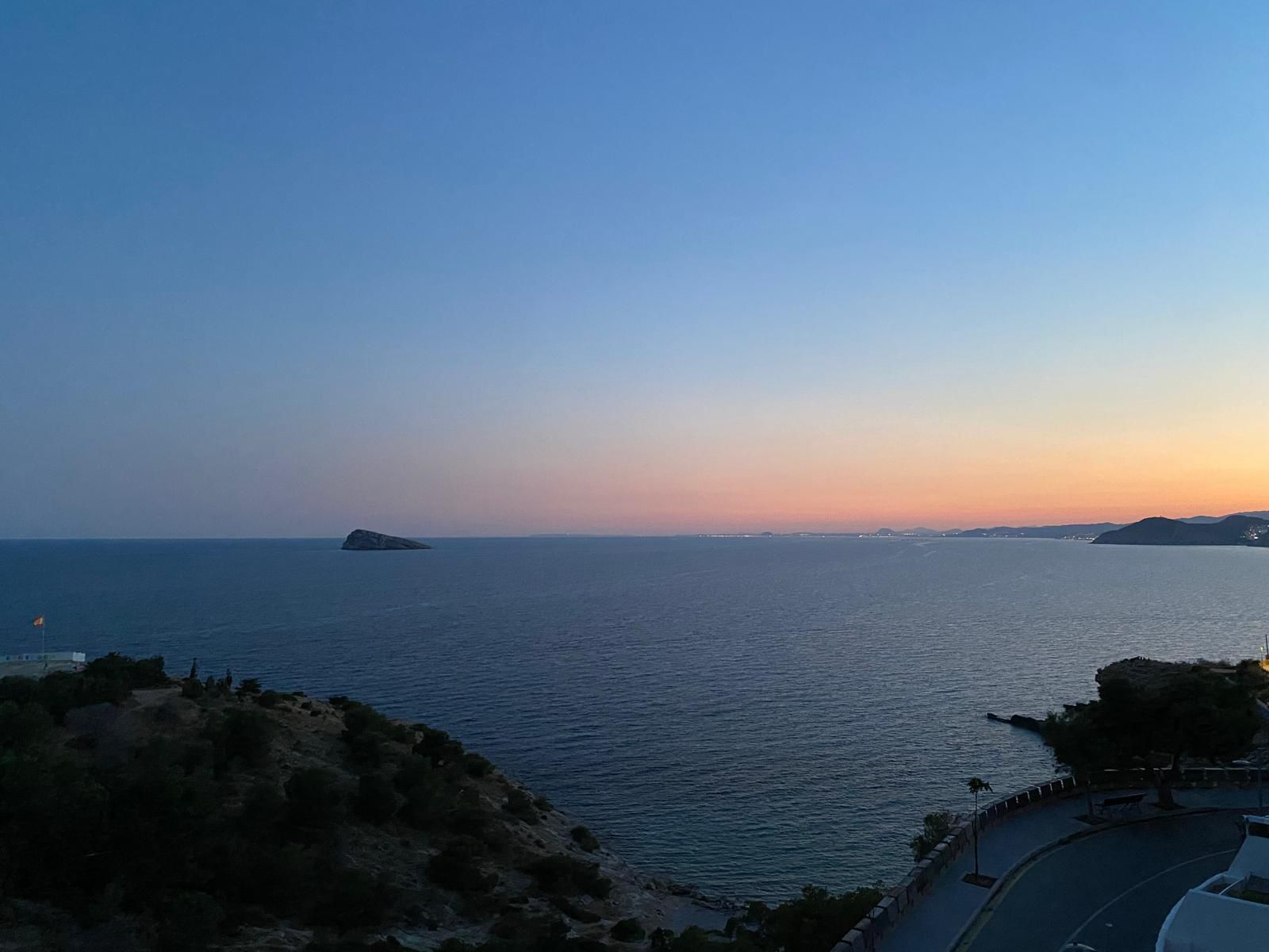 Precioso duplex con vistas al mar en Rincón de L´Oix Benidorm (Alicante)