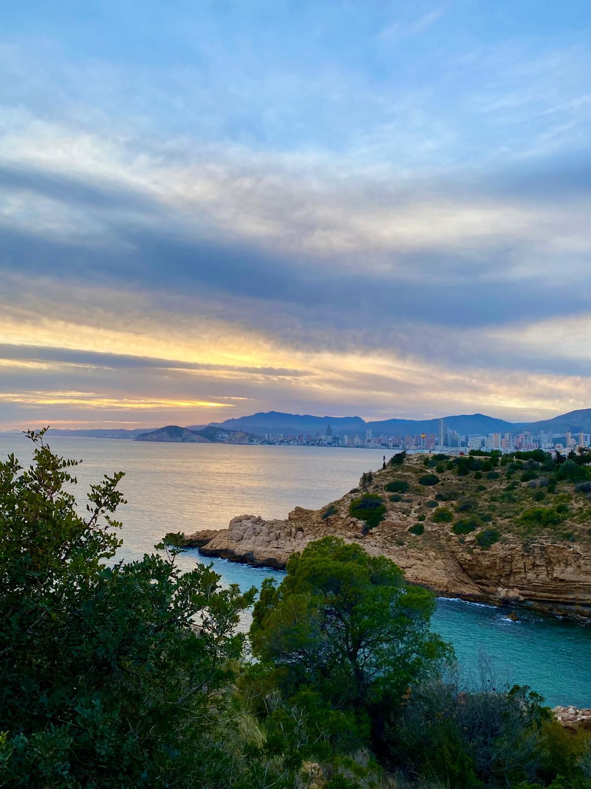 Precioso duplex con vistas al mar en Rincón de L´Oix Benidorm (Alicante)