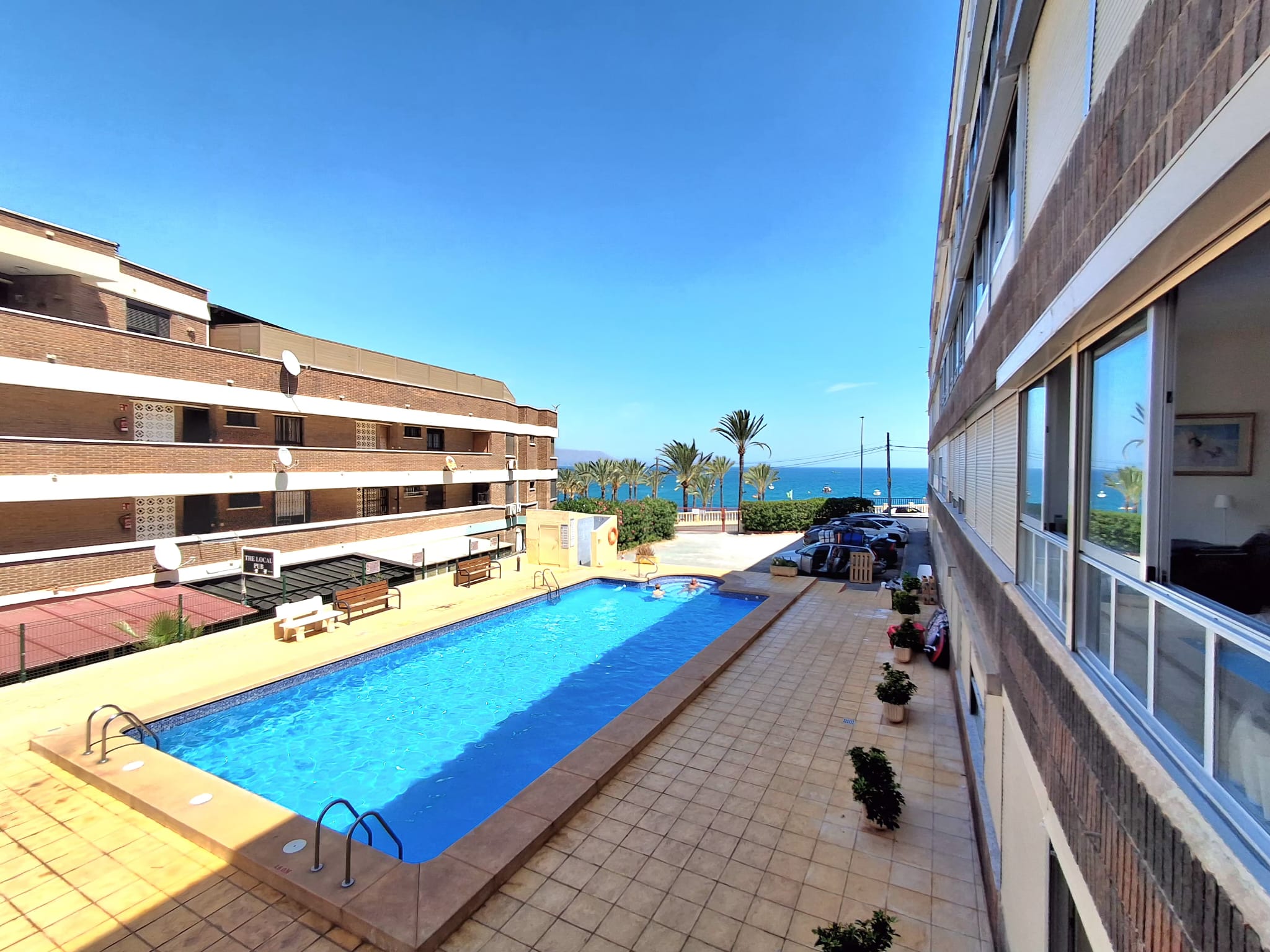 Bonito apartamento con vistas al mar en L´Albir-L´ALfàs del Pí.