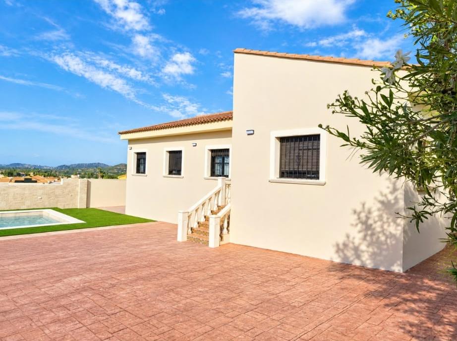 Bonita villa en Altury_Turís València!