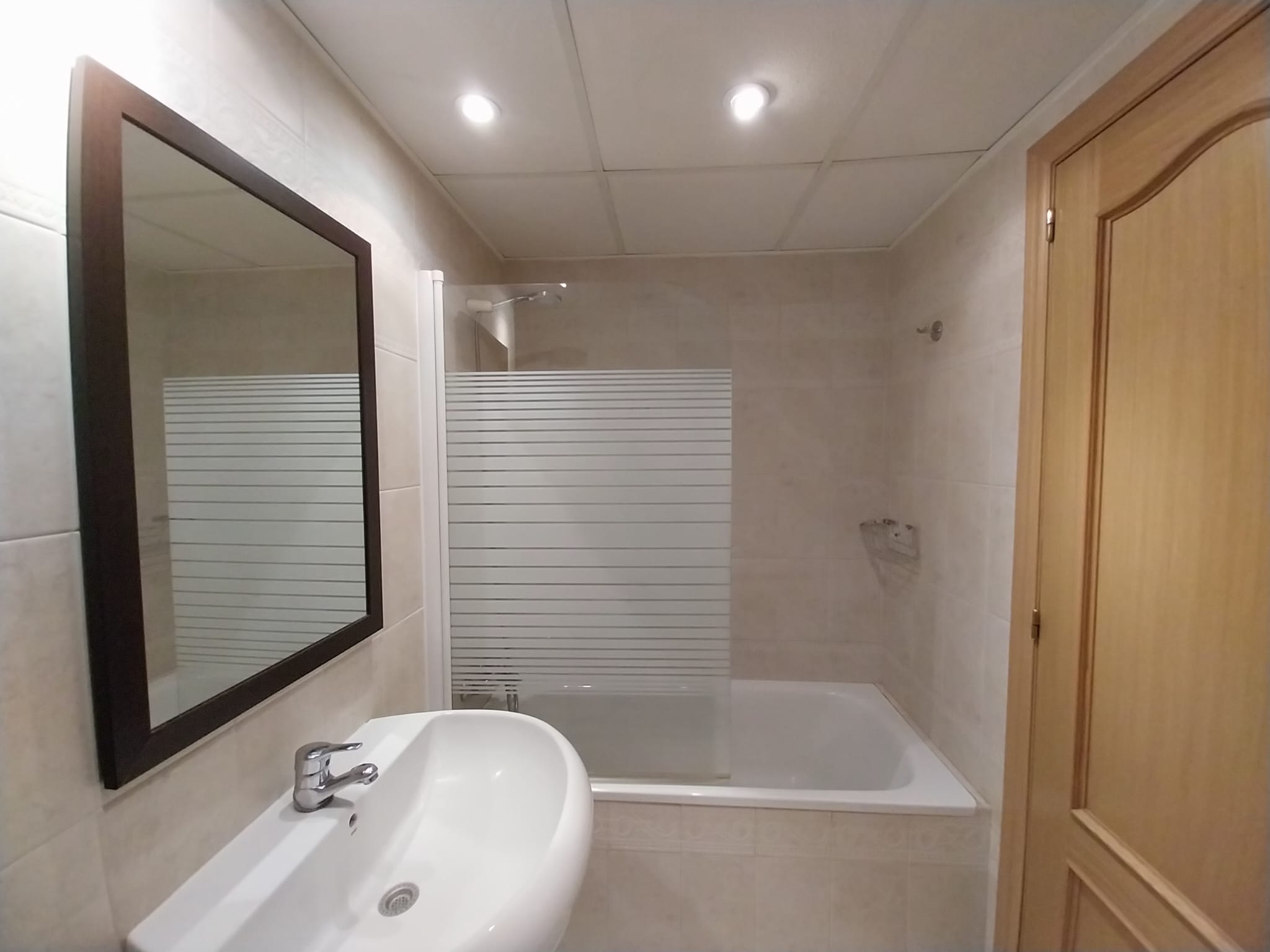En alquiler! vivienda exterior con plaza de garaje junto a la Ciudad de las Ciencias, València.