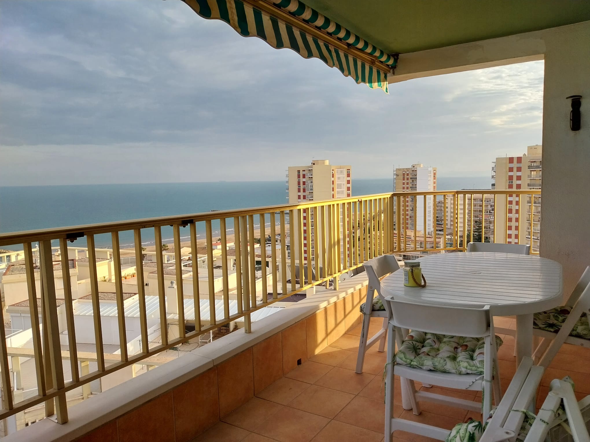 Amplio apartamento en primera línea de playa con plaza de garaje! El Puig de Santa María (Valencia)