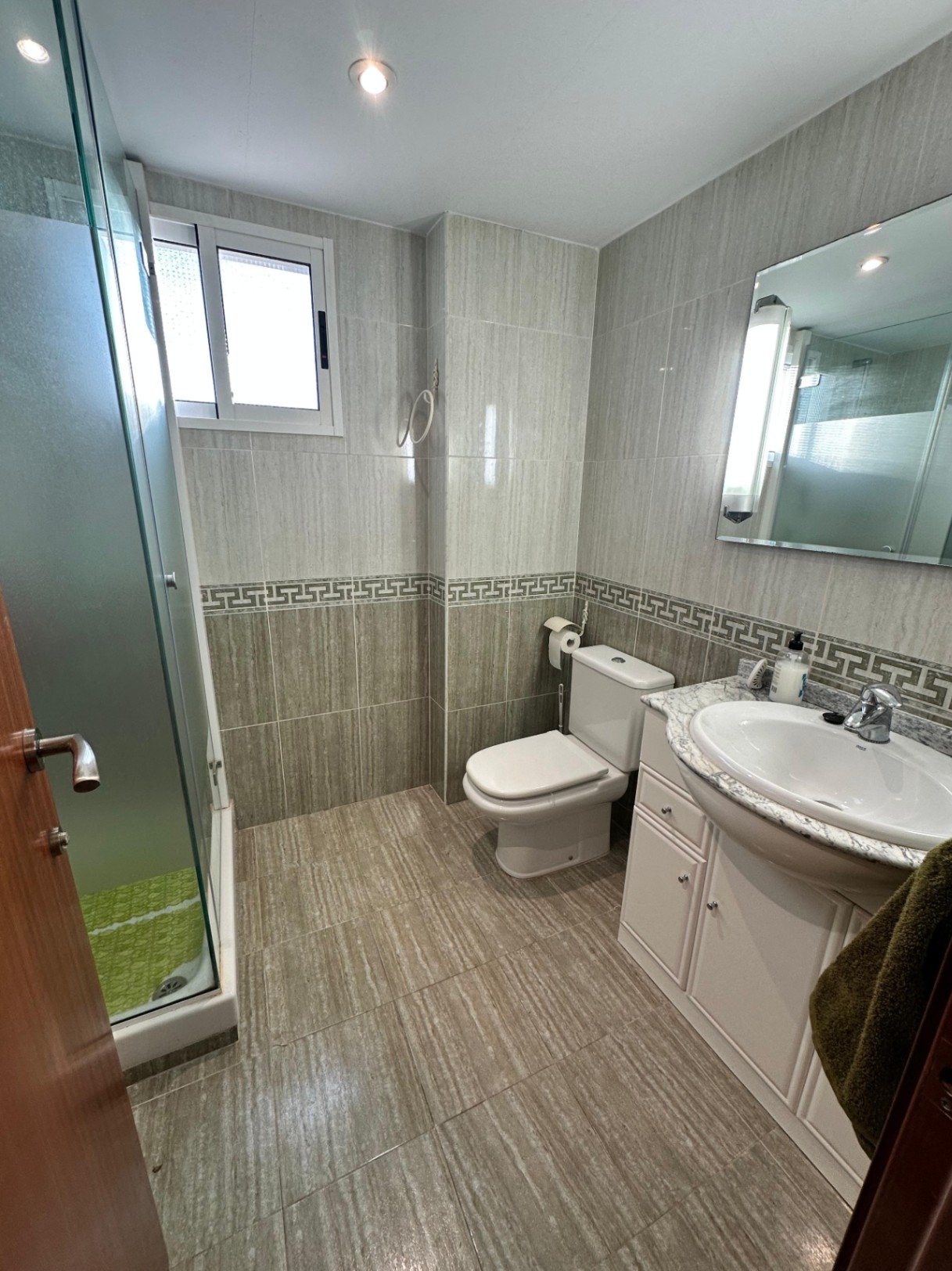  Amplio apartamento en primera línea de playa con plaza de garaje! El Puig de Santa María (Valencia)