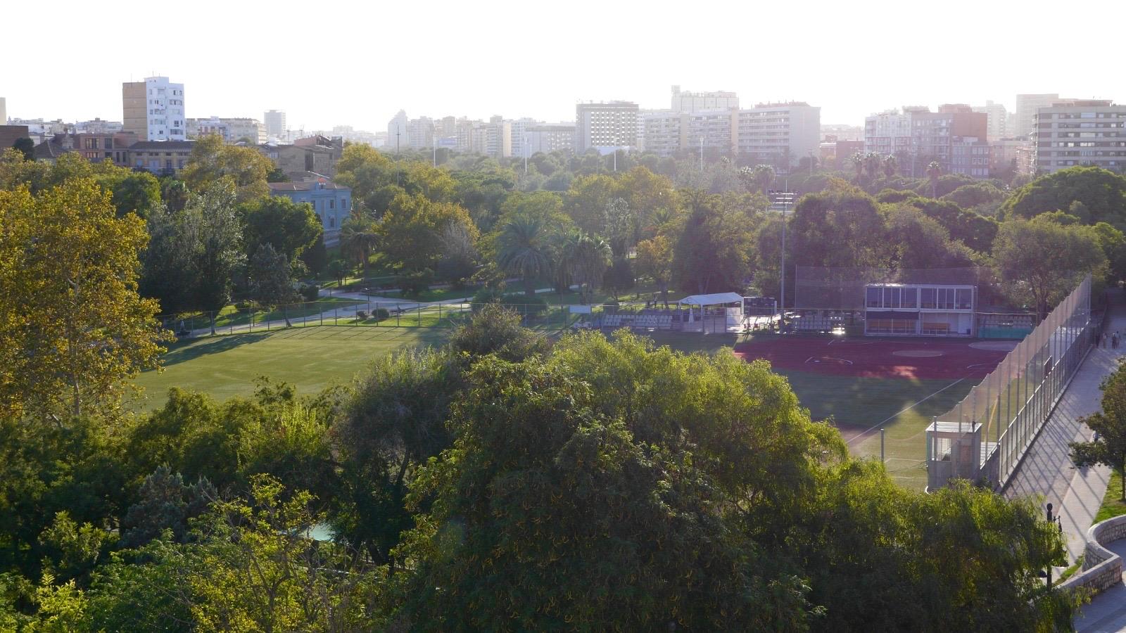 En alquiler, vivienda con bonitas vistas frente a las Torres de Serranos. València.