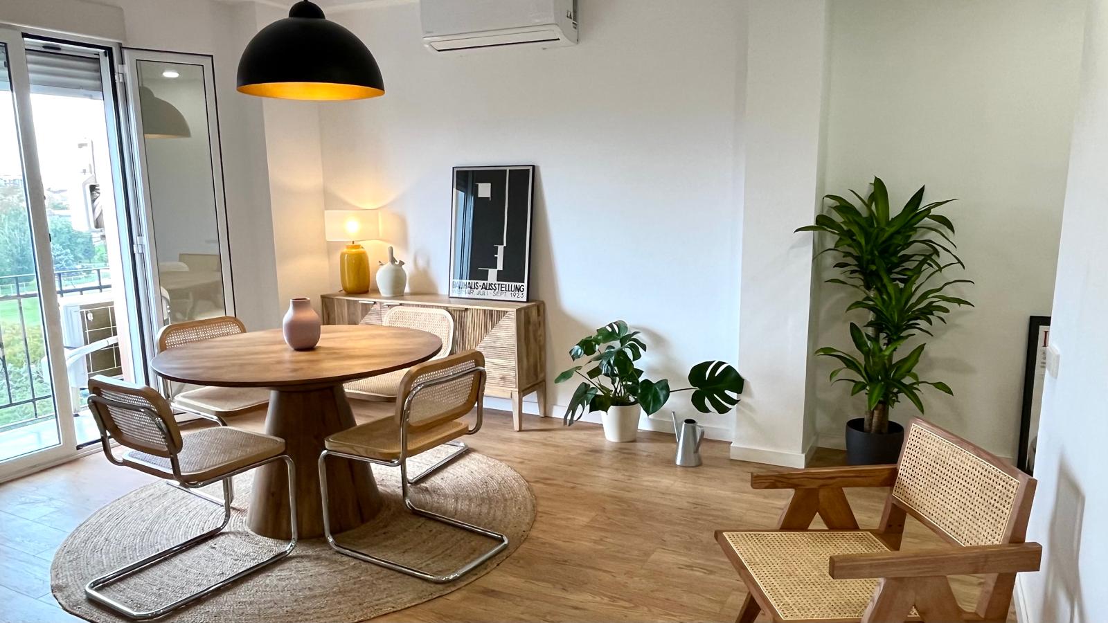 En alquiler, vivienda con bonitas vistas frente a las Torres de Serranos. València.