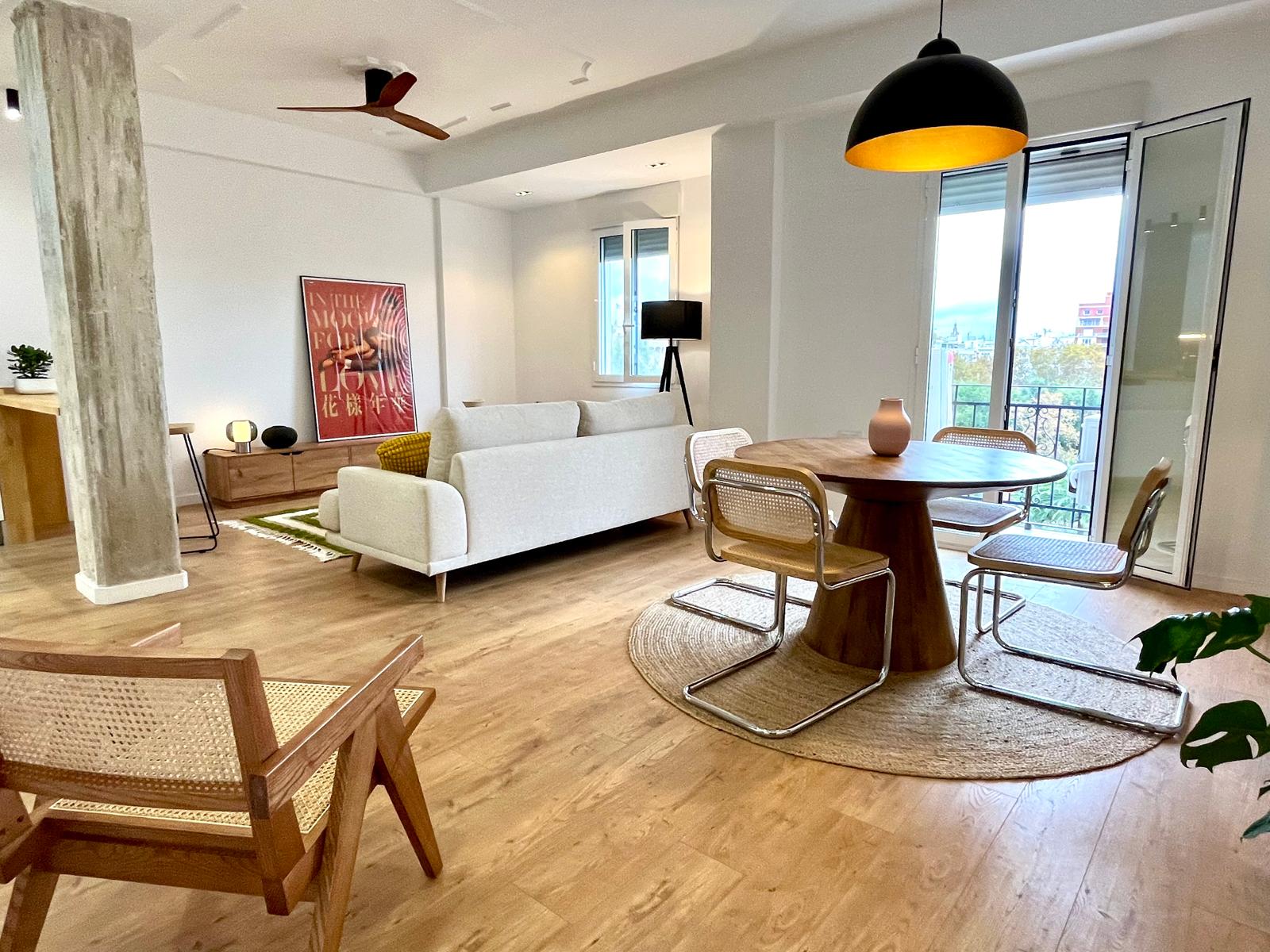 En alquiler, vivienda con bonitas vistas frente a las Torres de Serranos. València.