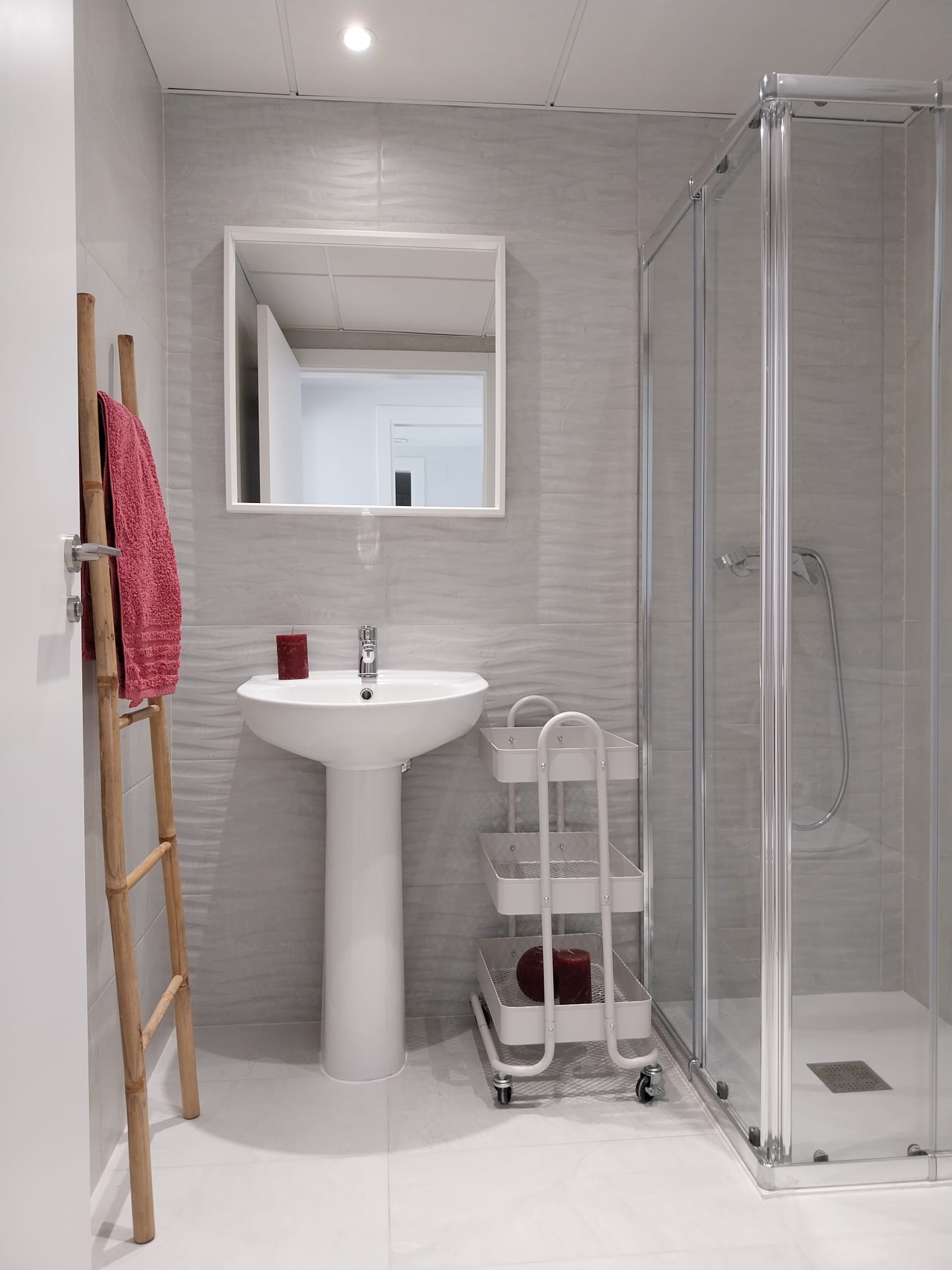 En alquiler, bonito piso a estrenar en Nou Safranar, Valencia.